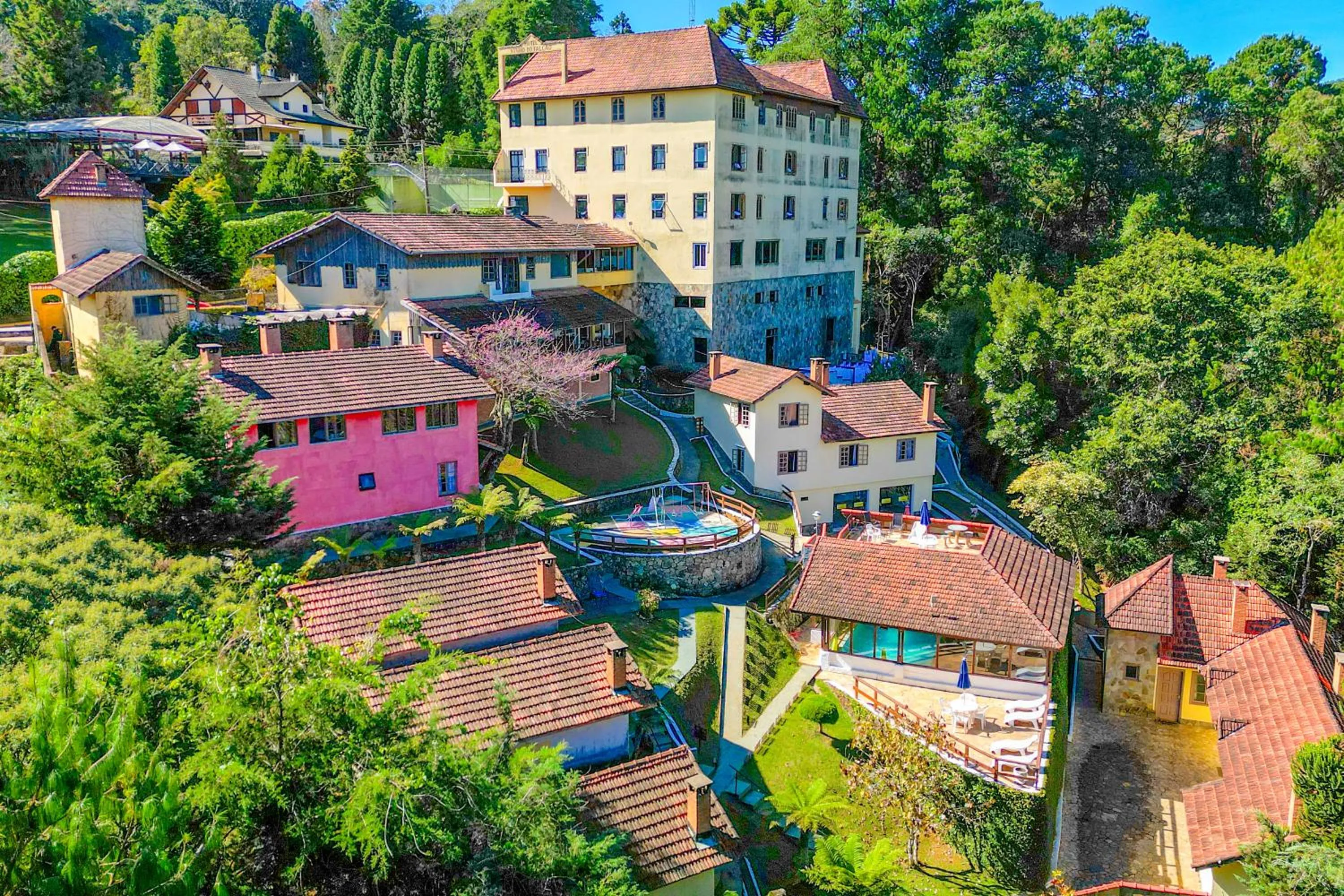 Property building in VELINN Hotel Ninho do Falcão