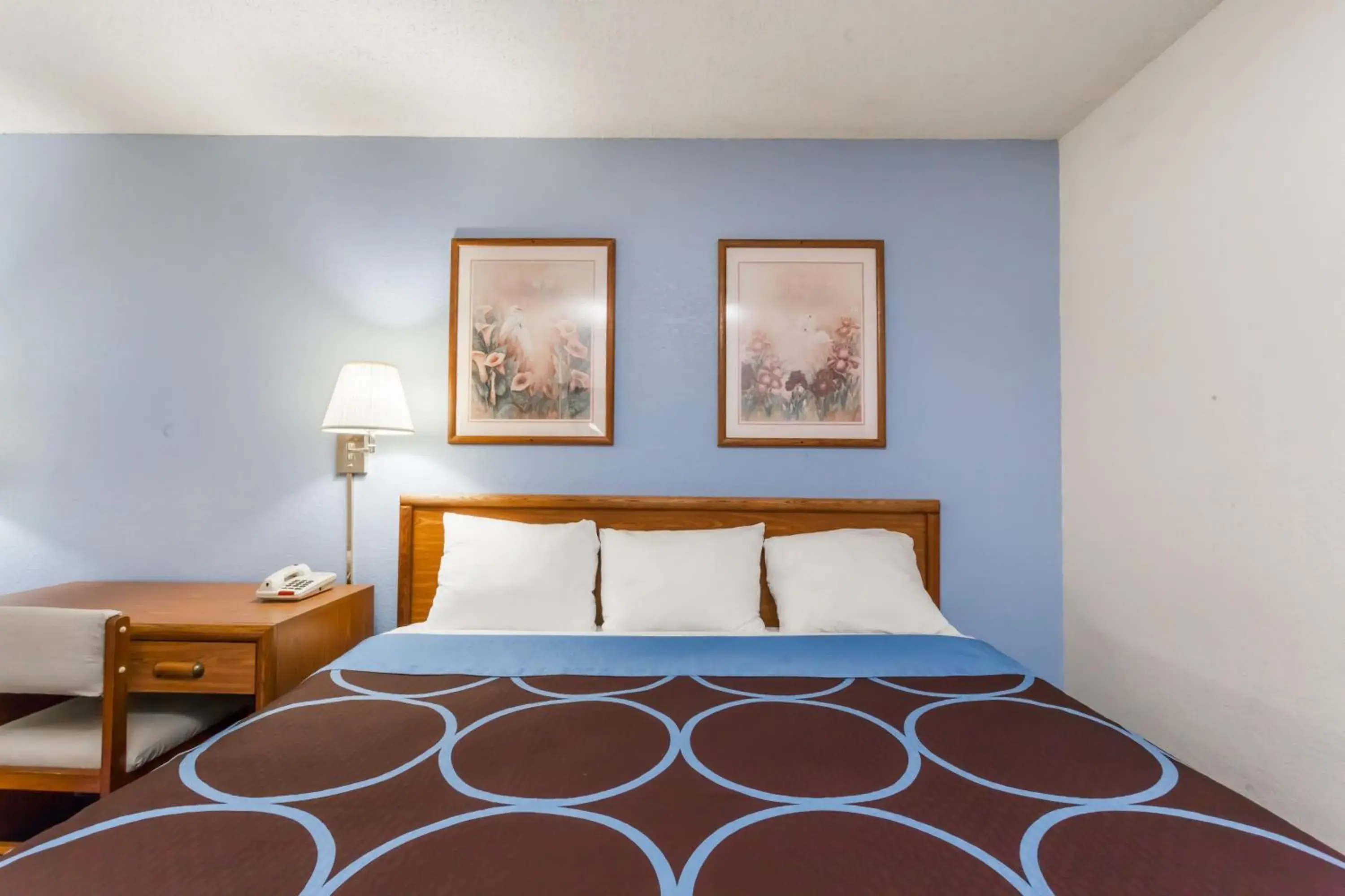 Photo of the whole room, Bed in Super 8 by Wyndham Norwich Photo of the whole room, Bed in Super 8 by Wyndham Norwich