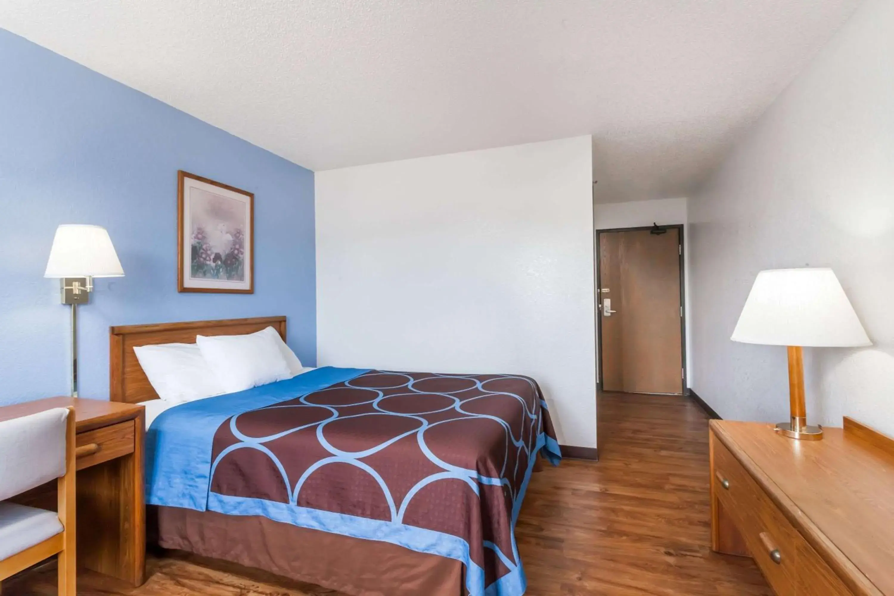 Photo of the whole room, Bed in Super 8 by Wyndham Norwich Photo of the whole room, Bed in Super 8 by Wyndham Norwich