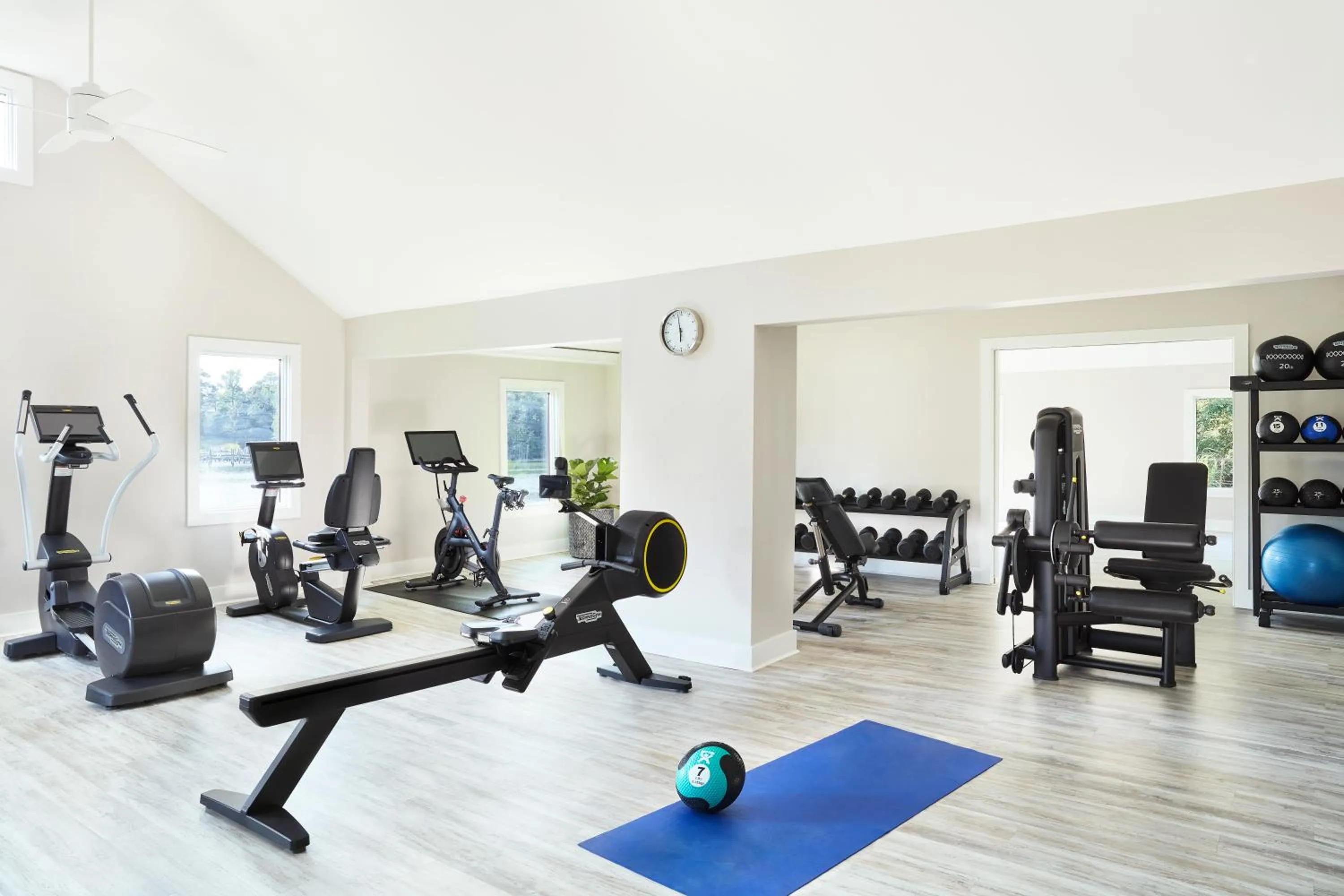 Fitness centre/facilities in The Tides Inn