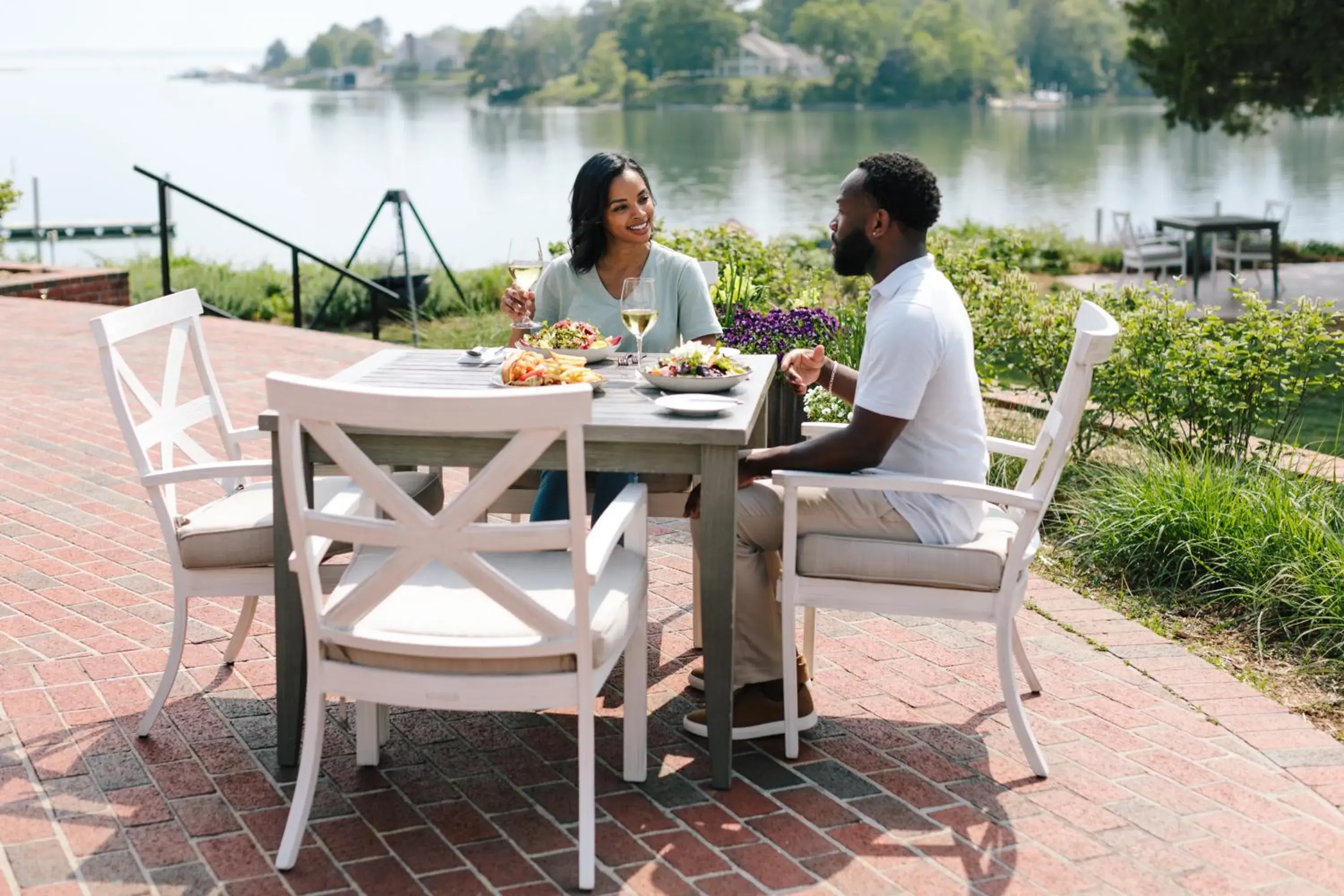 Restaurant/places to eat in The Tides Inn Restaurant/places to eat in The Tides Inn