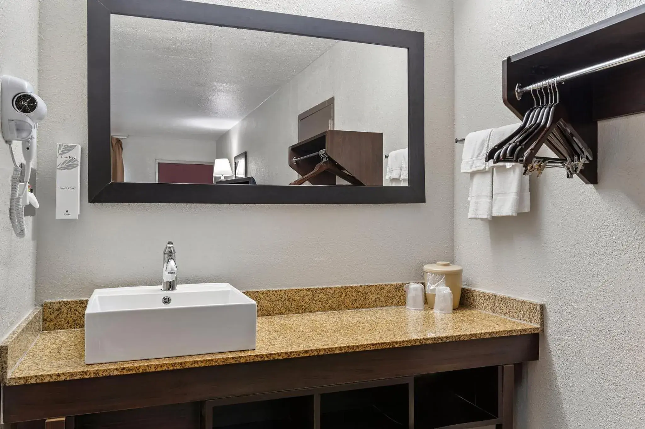Bathroom in Red Roof Inn Wilmington NC Bathroom in Red Roof Inn Wilmington NC