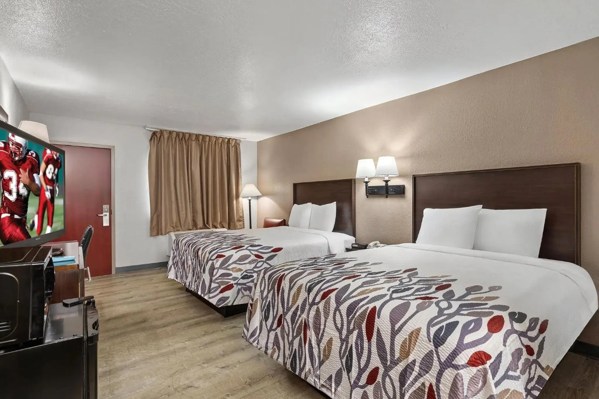 Photo of the whole room, Bed in Red Roof Inn Wilmington NC Photo of the whole room, Bed in Red Roof Inn Wilmington NC