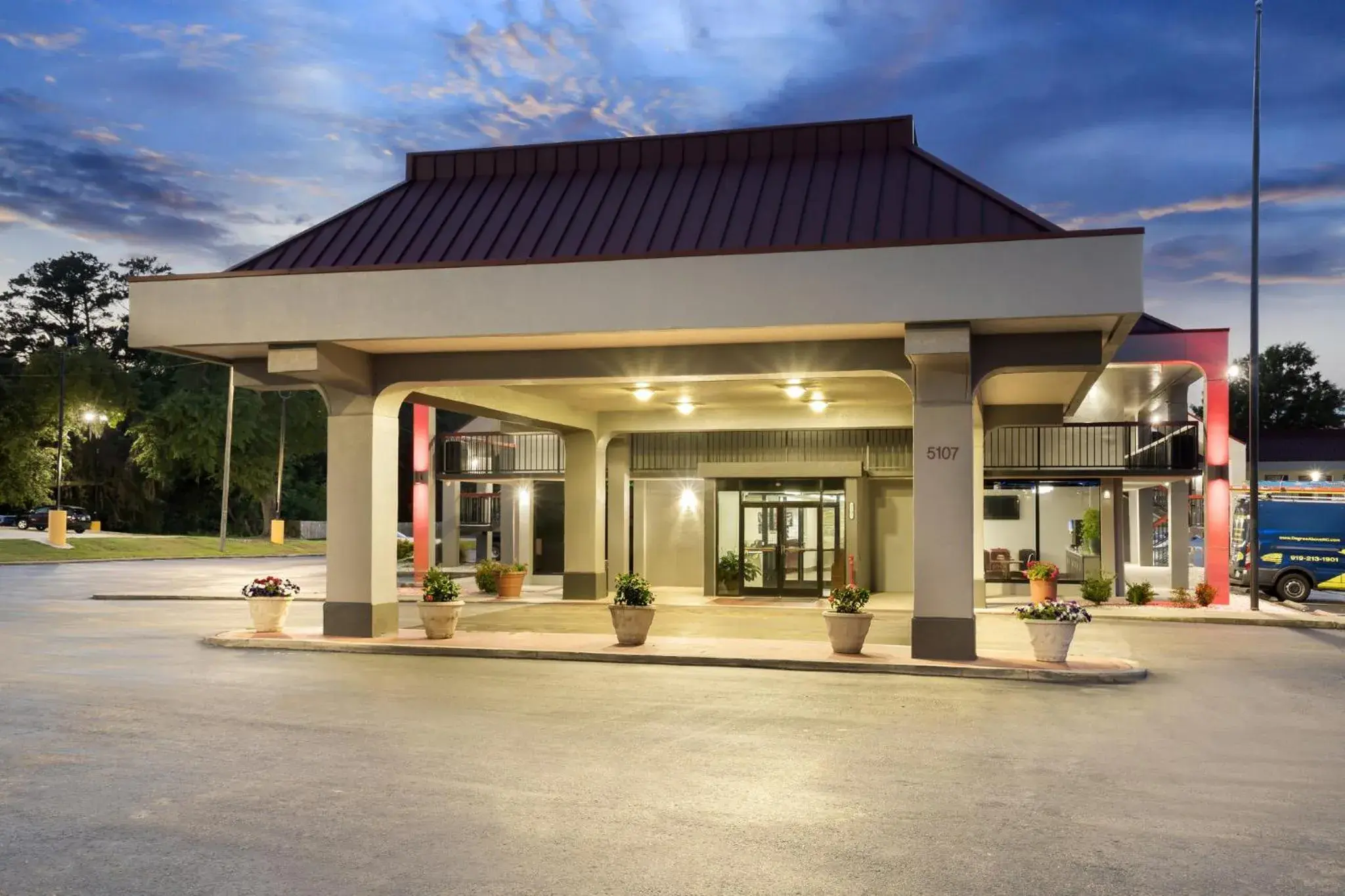 Property building in Red Roof Inn Wilmington NC Property building in Red Roof Inn Wilmington NC