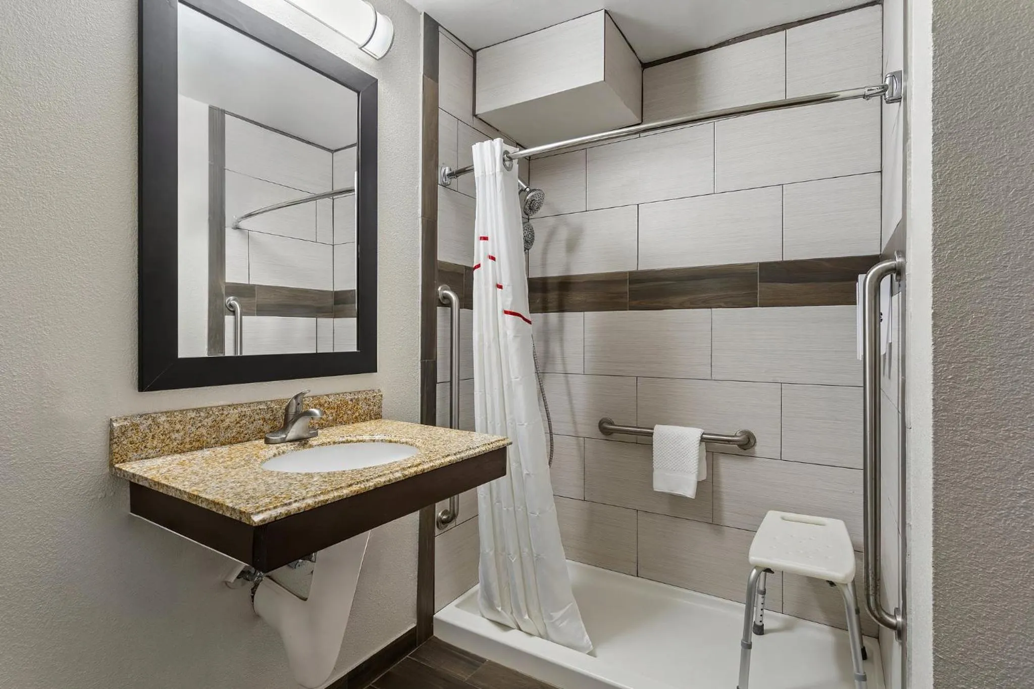 Bathroom in Red Roof Inn Wilmington NC