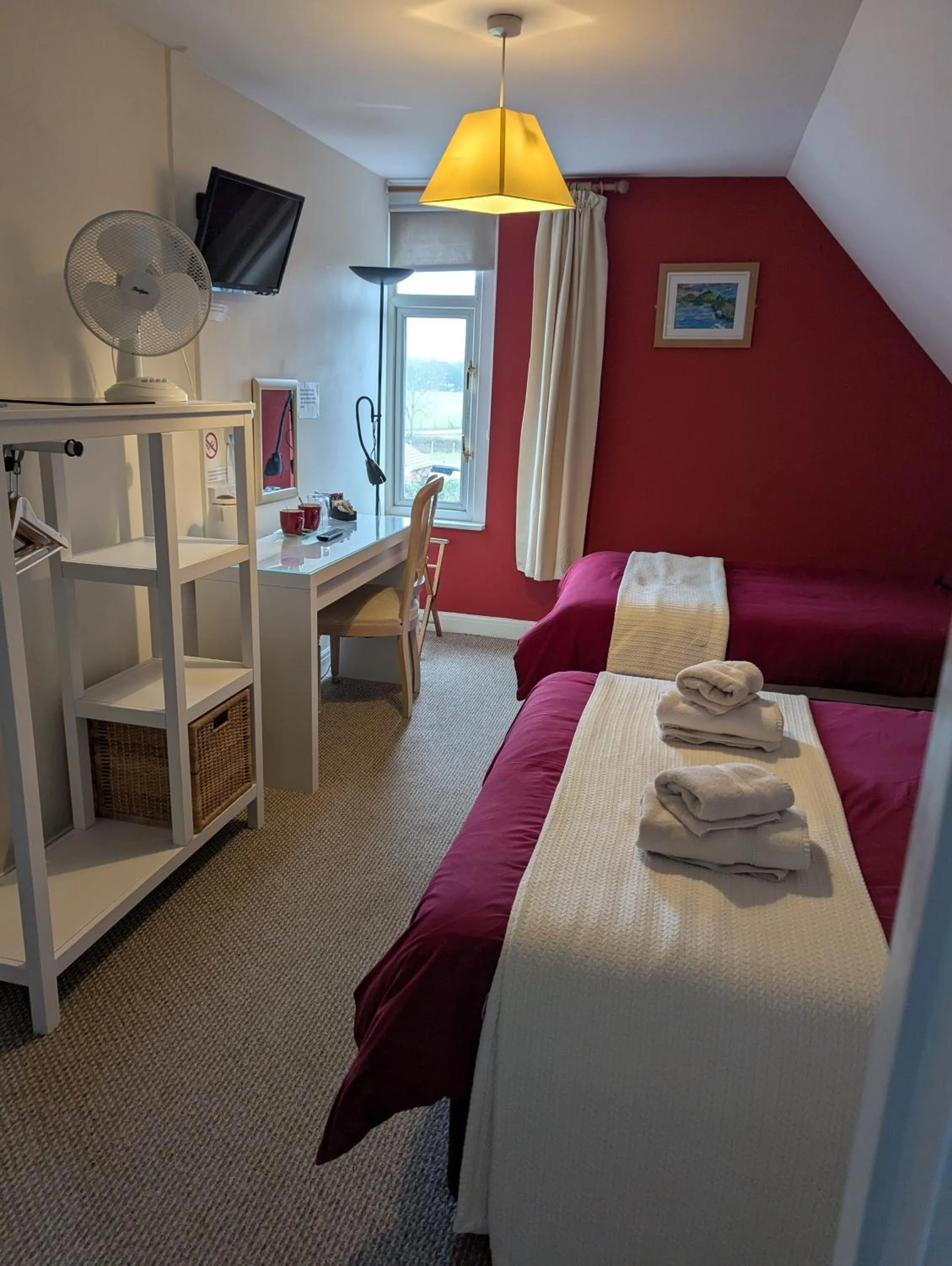 Bedroom, Bed in Railway Inn