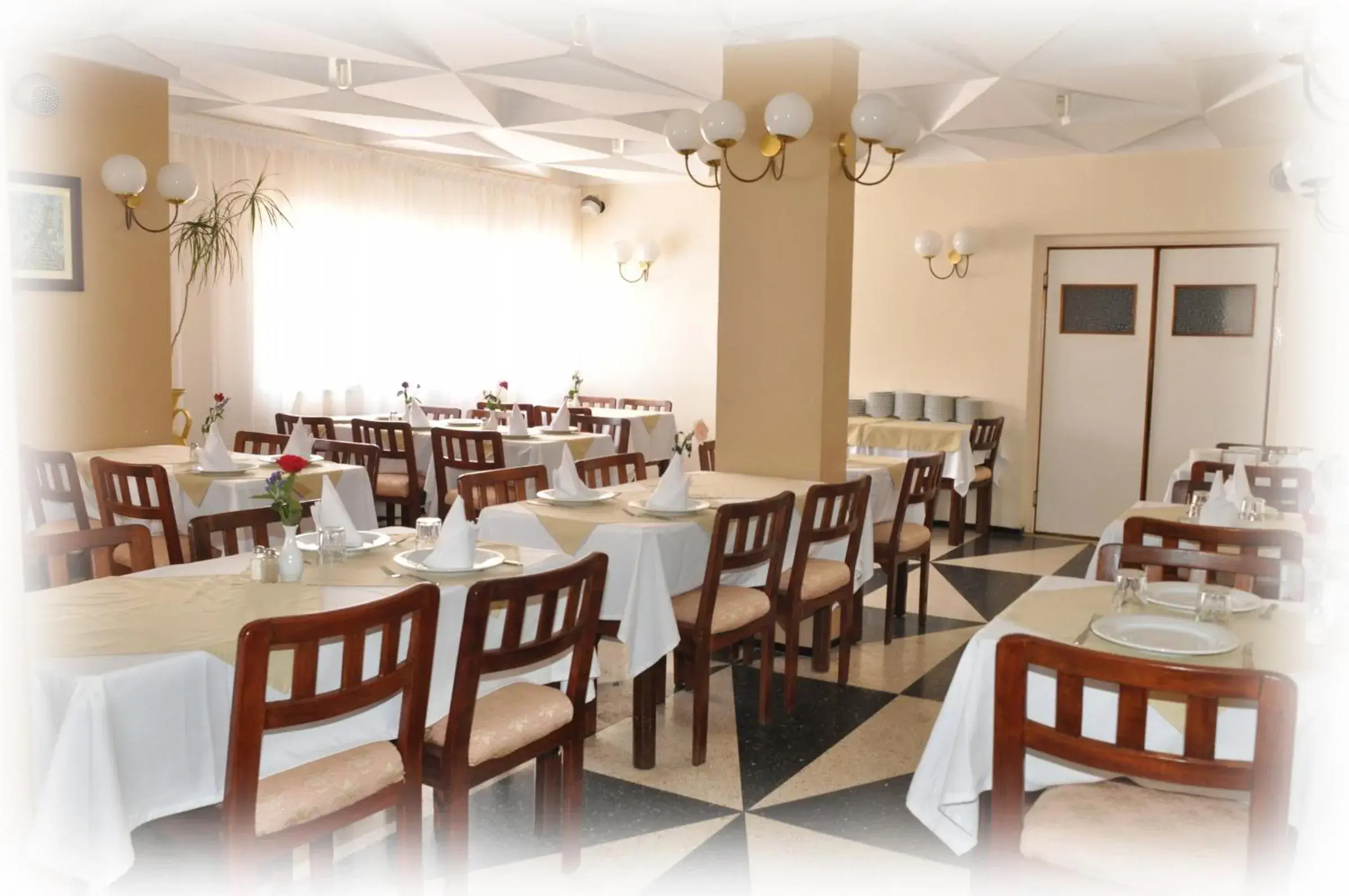 Restaurant/Places to Eat in Hotel Aferni