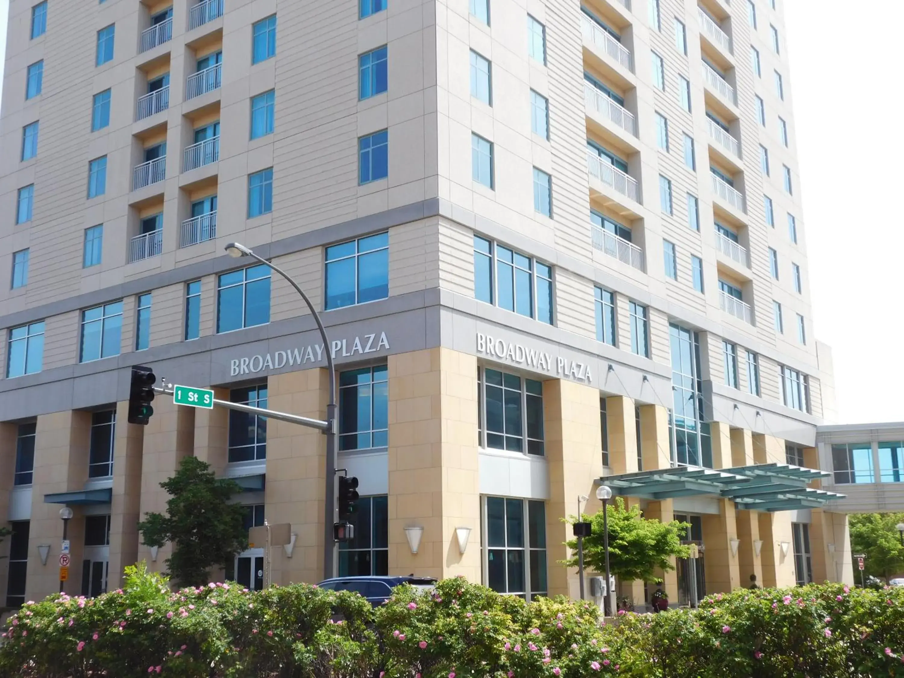 Property building in Broadway Plaza, Trademark Collection by Wyndham Property building in Broadway Plaza, Trademark Collection by Wyndham