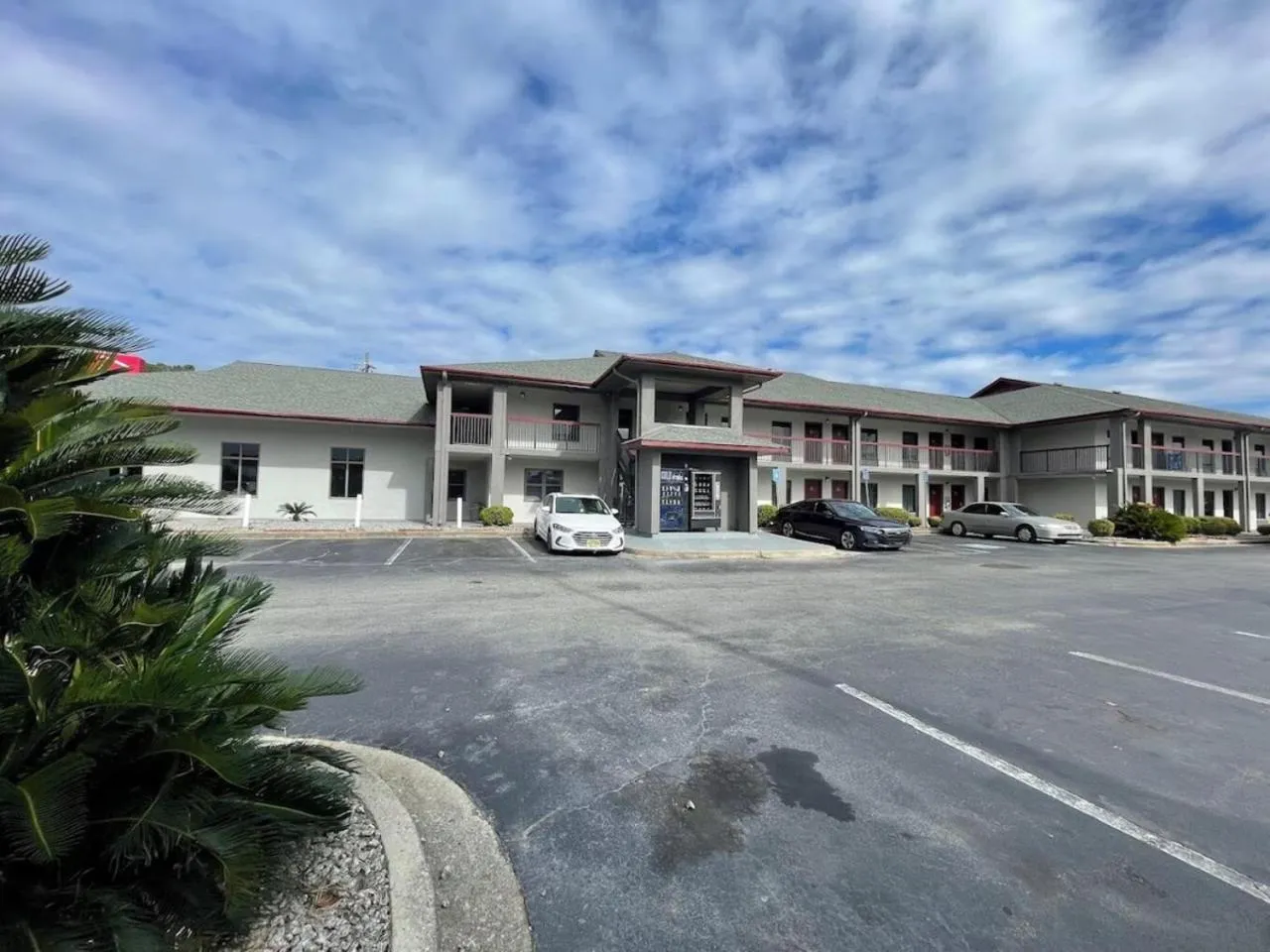 Property building in Red Roof Inn Savannah North I-95 - Port Wentworth