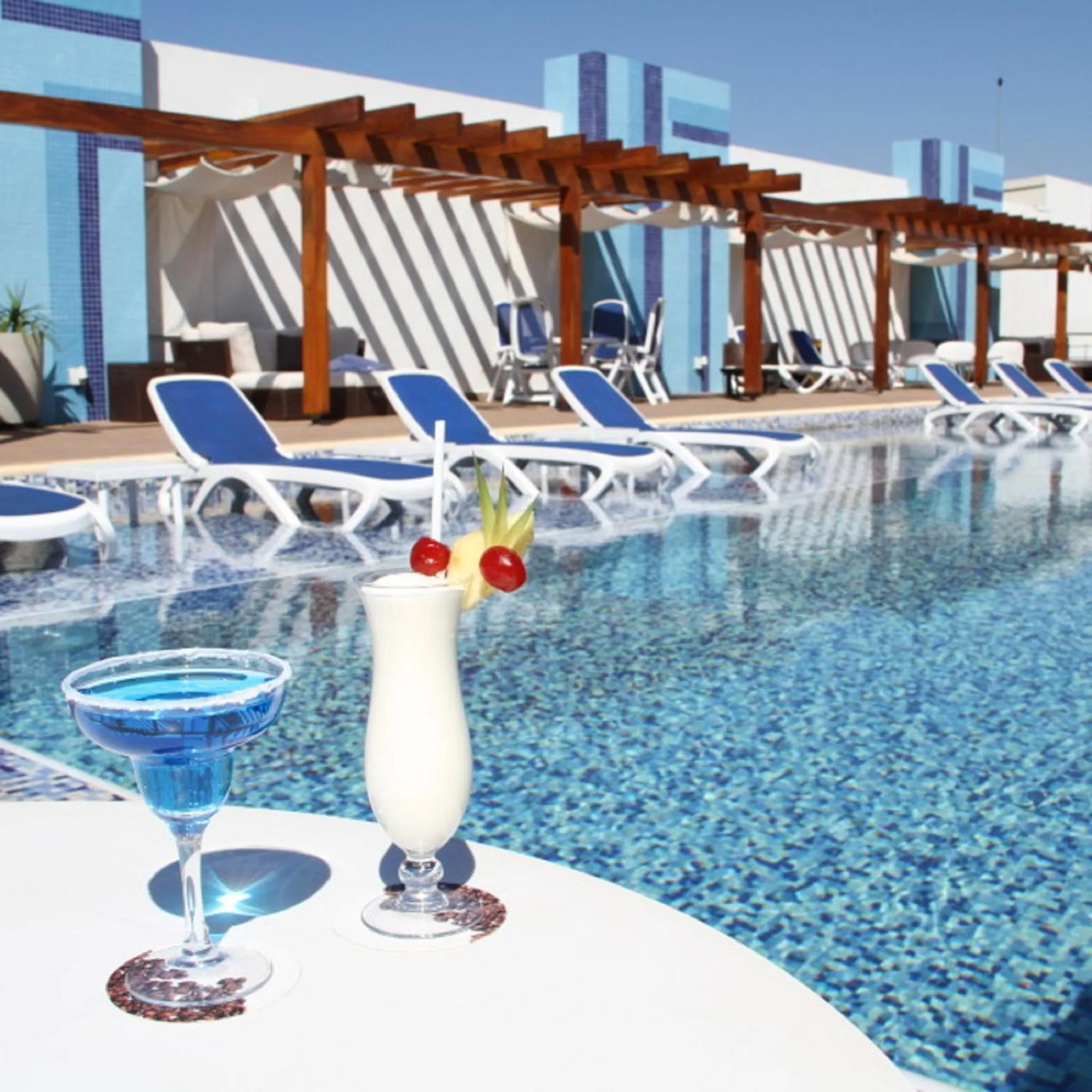 Swimming pool in Gran Bourbon Hotel Asuncion