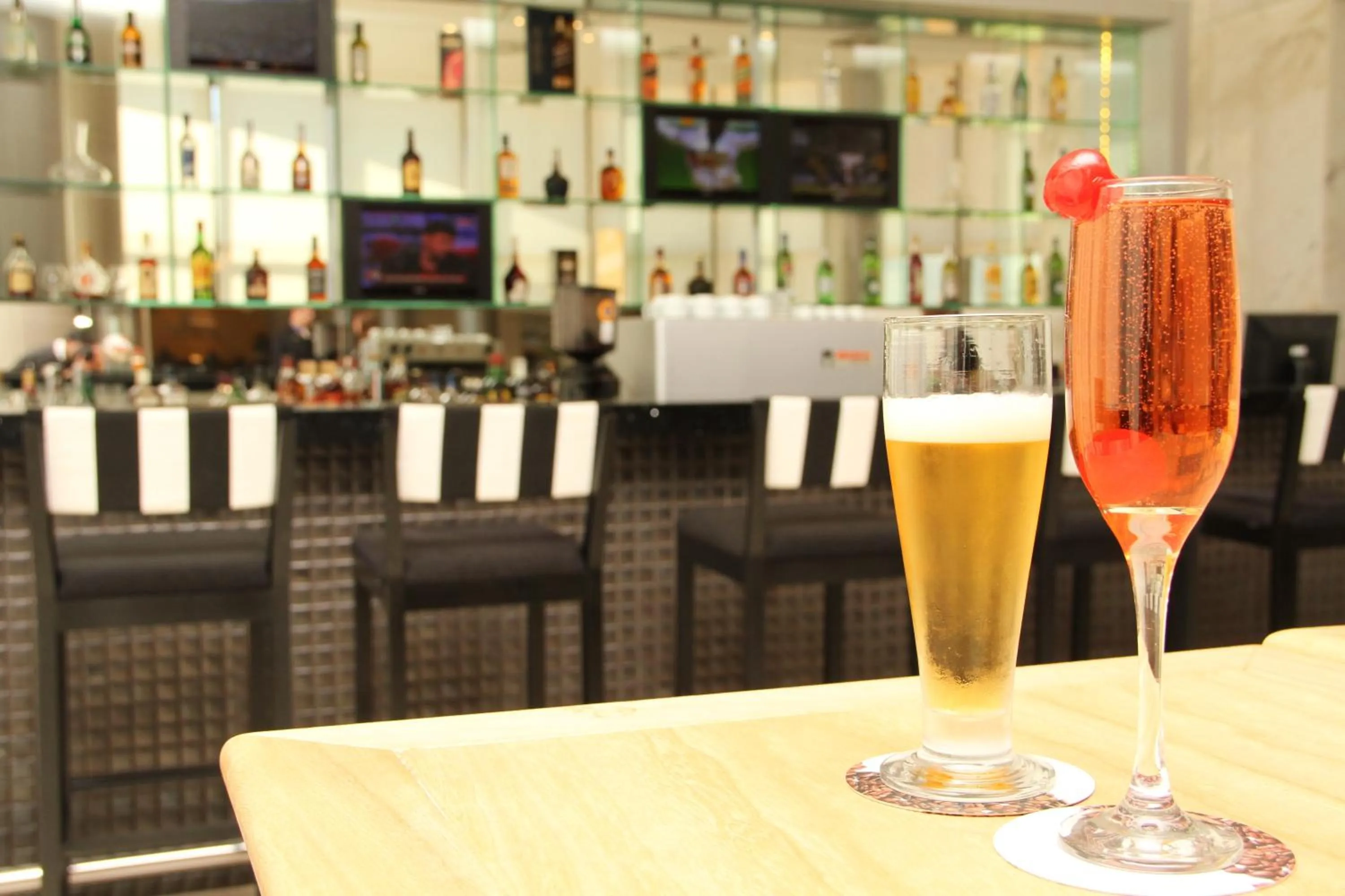 Lounge or bar in Gran Bourbon Hotel Asuncion