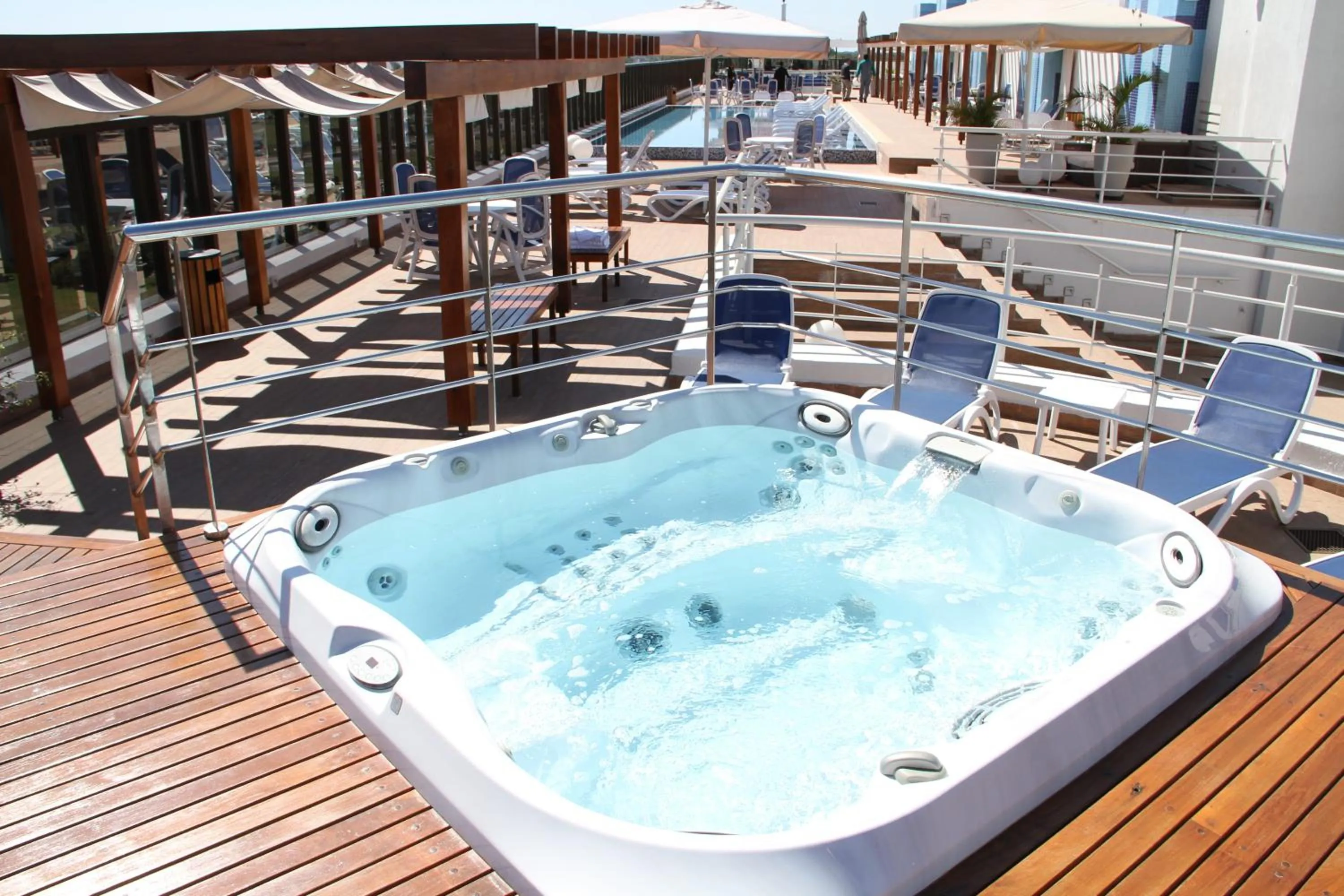 Hot Tub in Gran Bourbon Hotel Asuncion