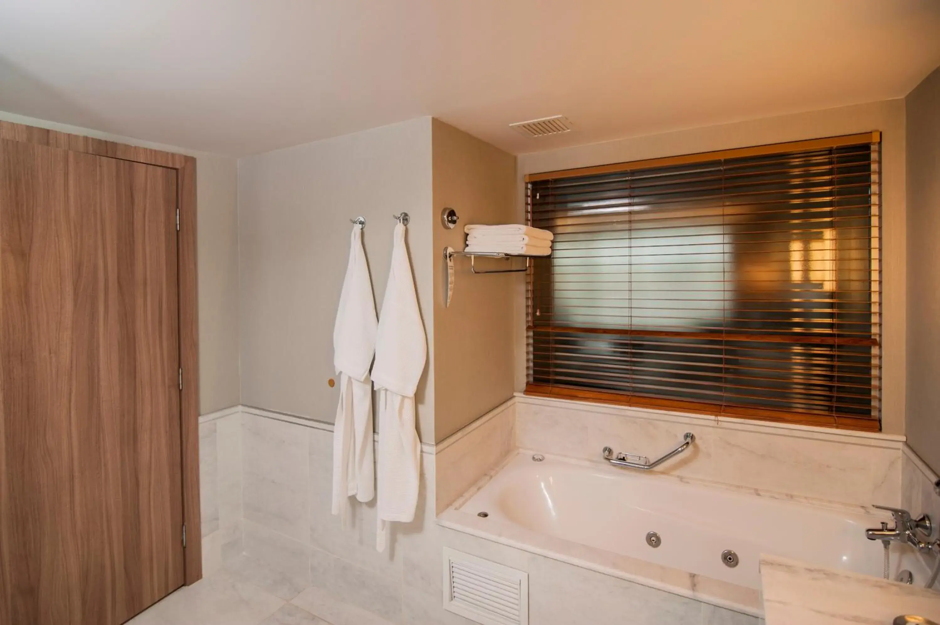 Premier Twin Room - single occupancy in Gran Bourbon Hotel Asuncion Premier Twin Room - single occupancy in Gran Bourbon Hotel Asuncion