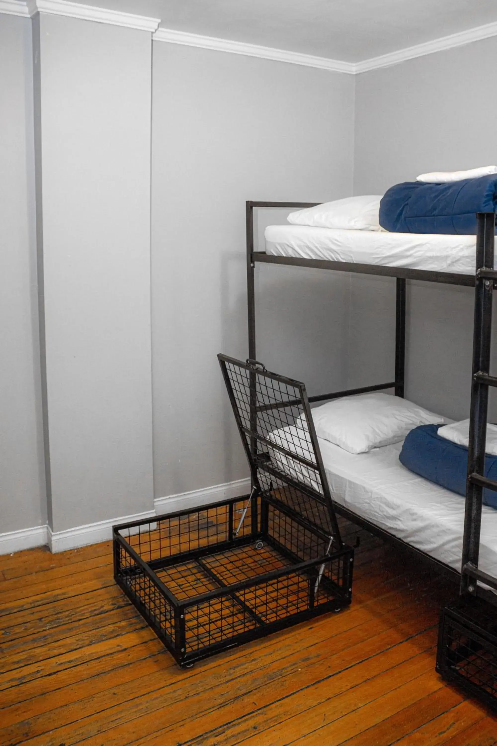 Bed in 2-Bed Male Dormitory Room in The Cambie Hostel Seymour Bed in 2-Bed Male Dormitory Room in The Cambie Hostel Seymour