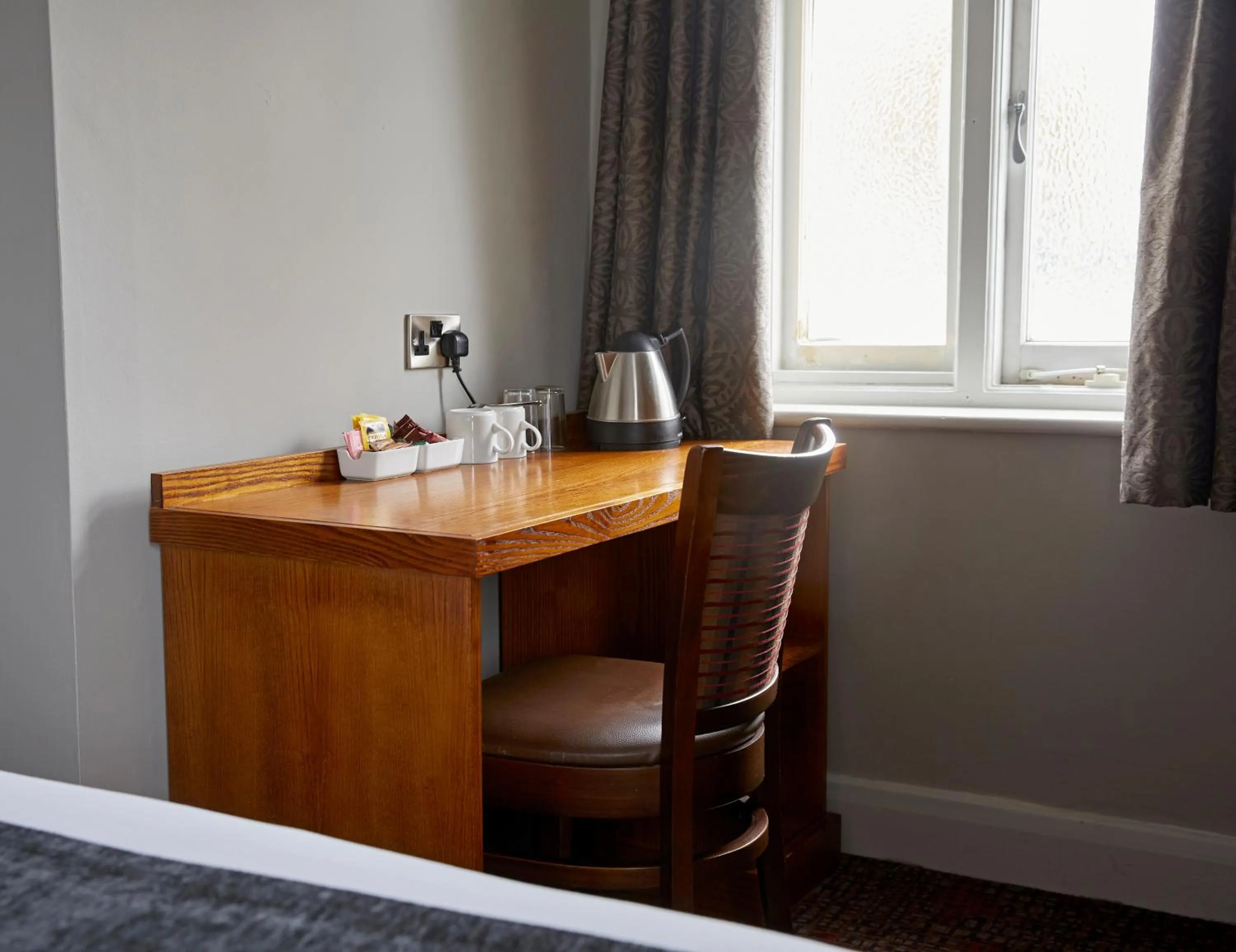 White Rabbit by Chef & Brewer Collection