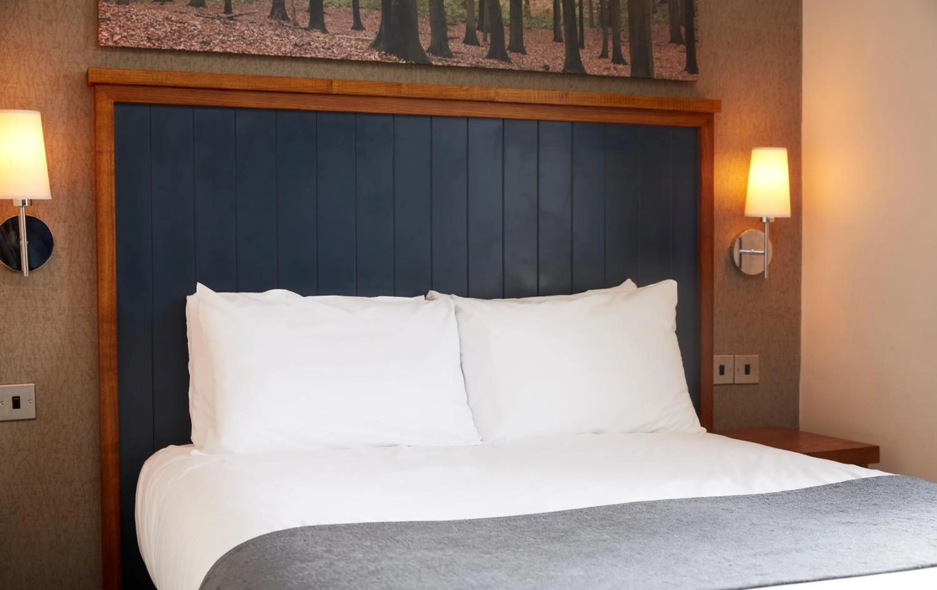 Bed in White Rabbit by Chef & Brewer Collection