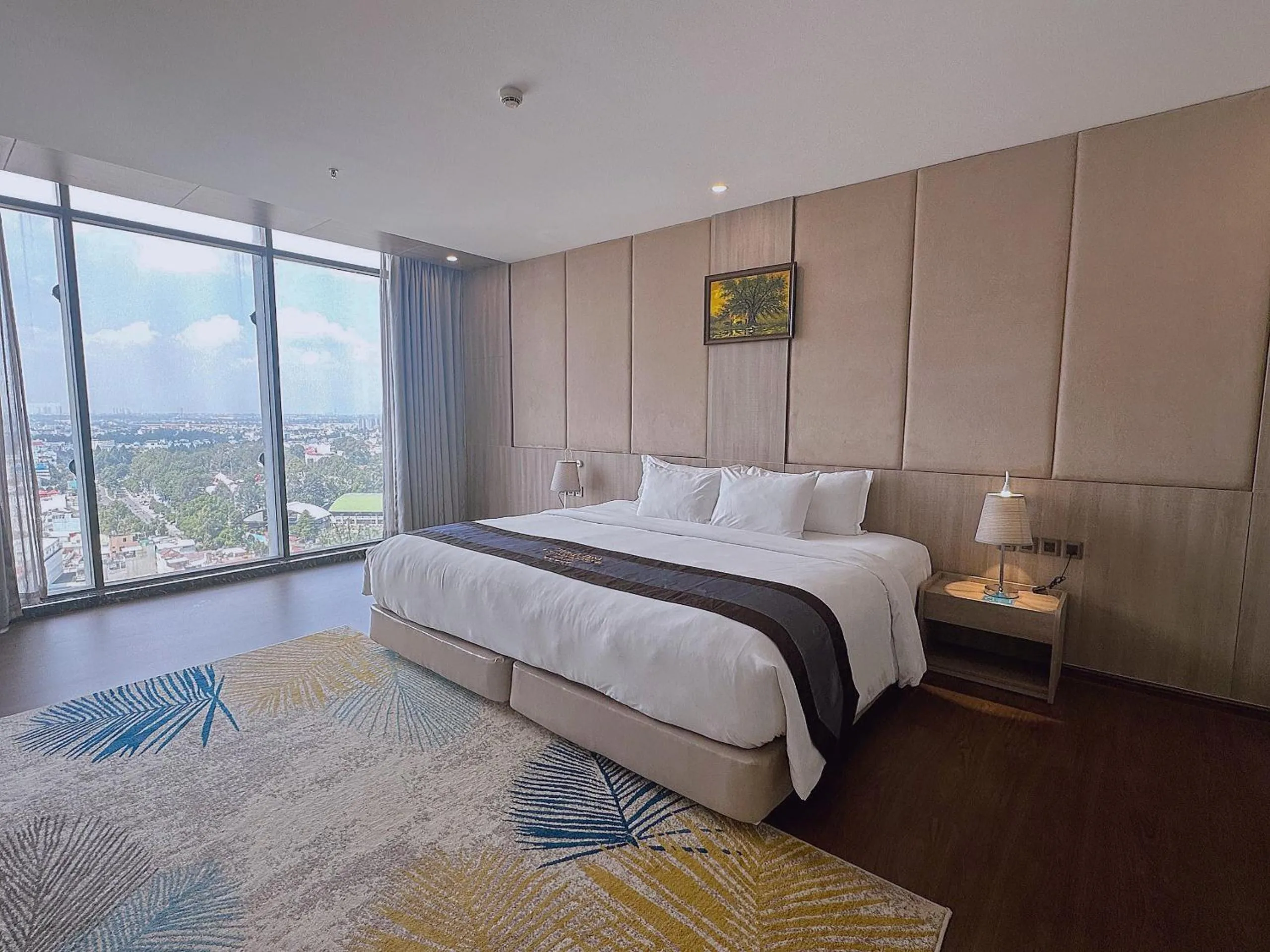 Bedroom, Bed in The Mira Central Park Hotel