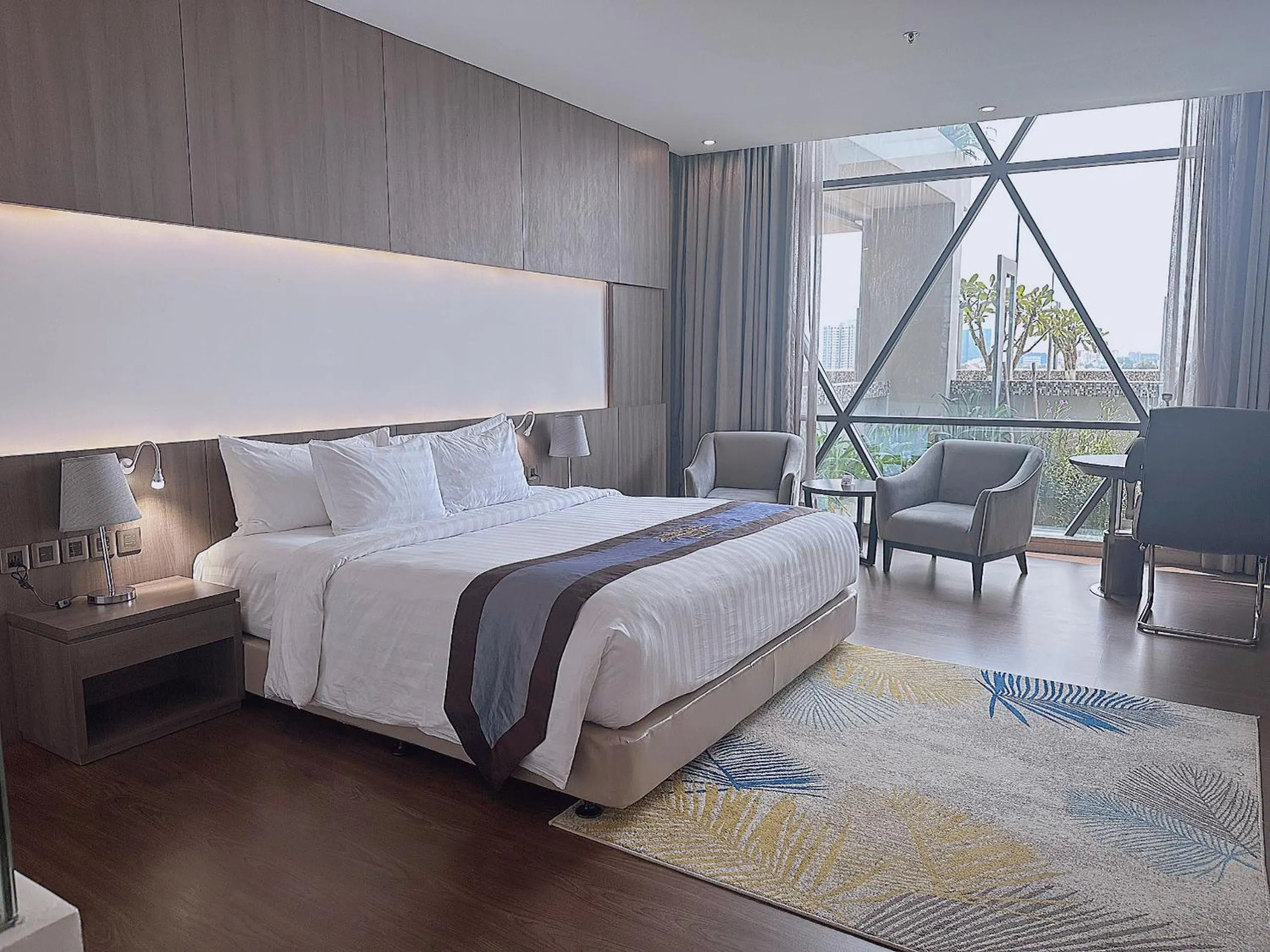 Bedroom, Bed in The Mira Central Park Hotel