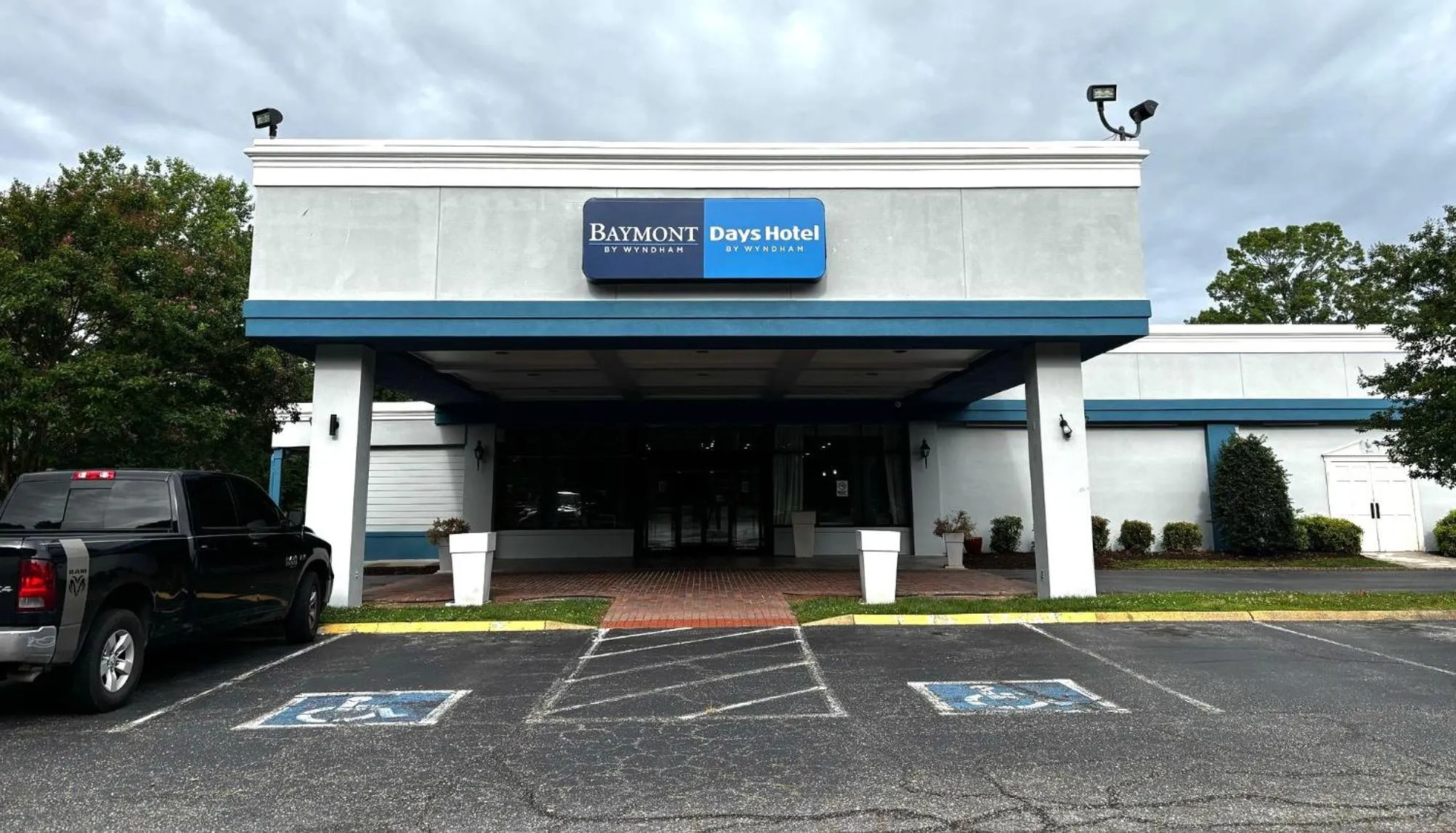 Days Hotel by Wyndham Williamsburg I-64