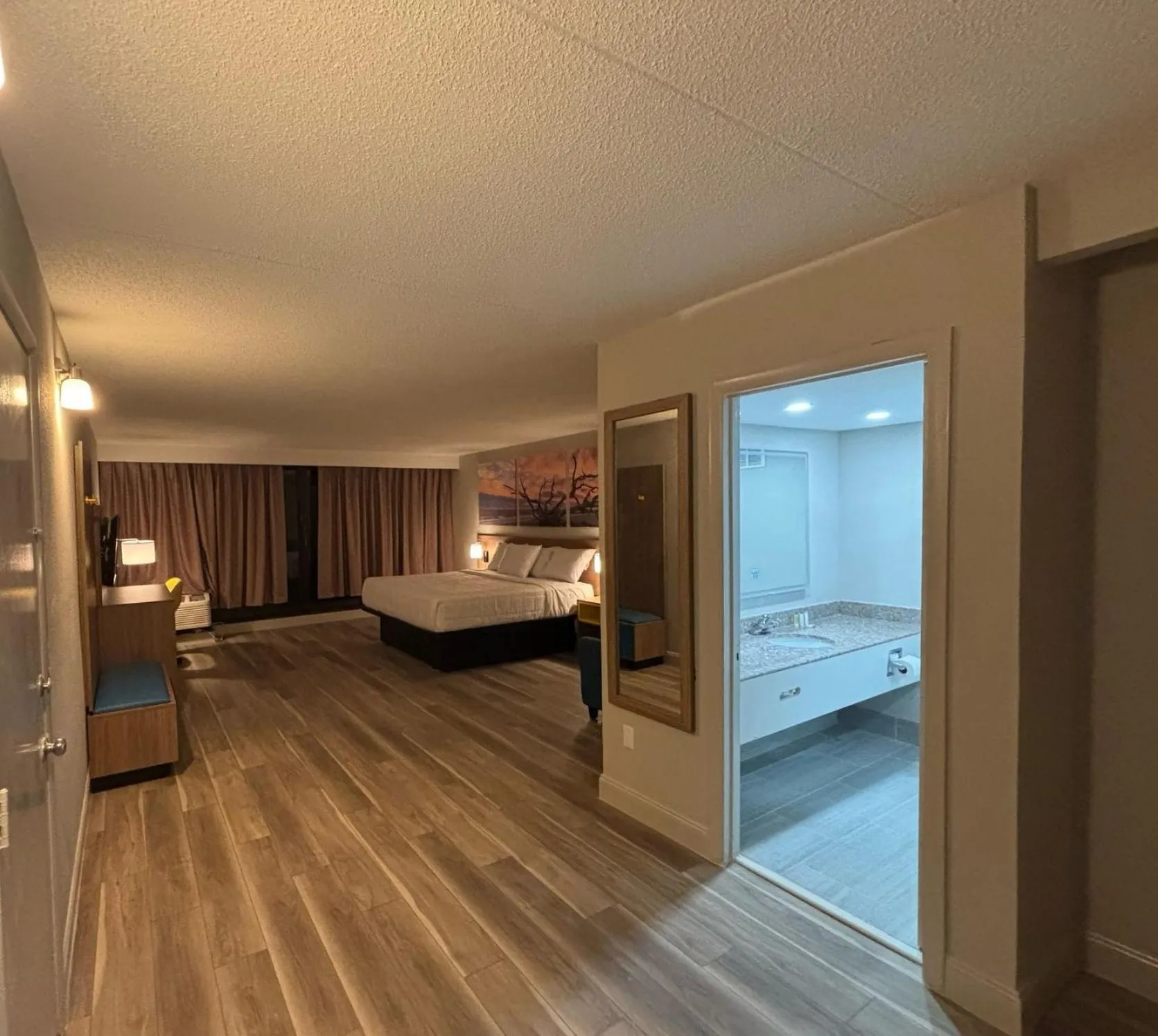 Bed in Days Hotel by Wyndham Williamsburg I-64