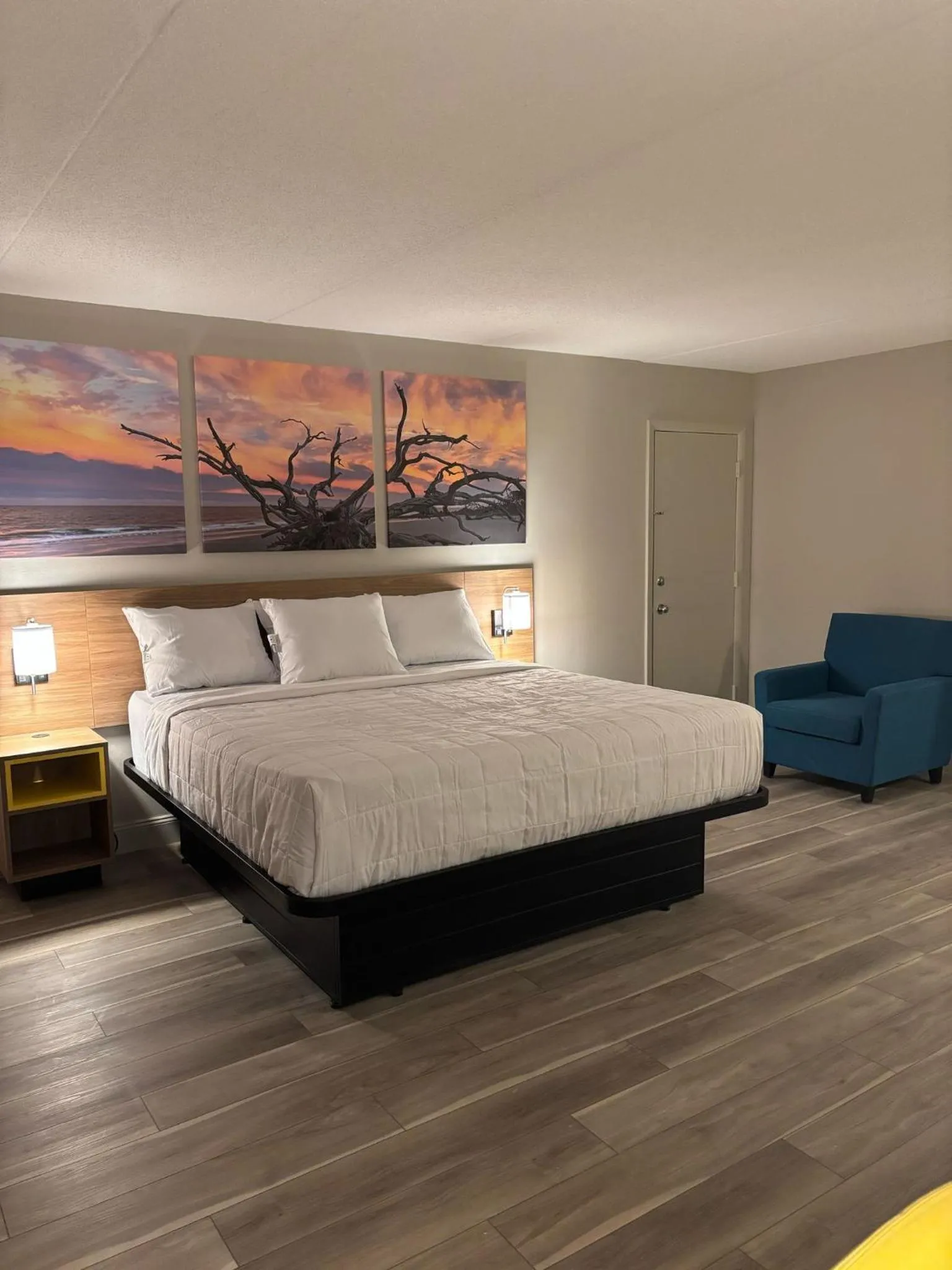 Bed in Days Hotel by Wyndham Williamsburg I-64