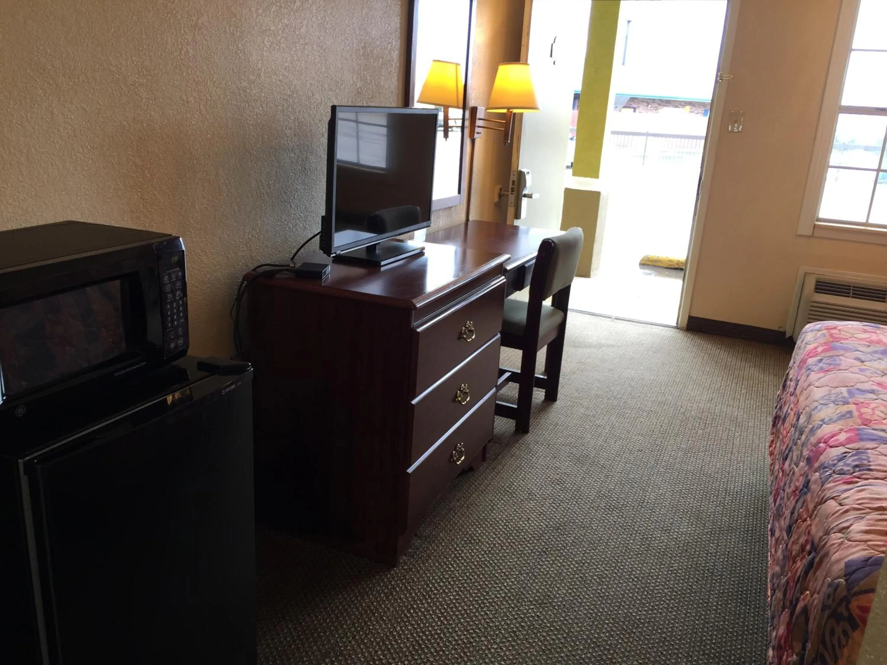 Bedroom in Knights Inn Greenville