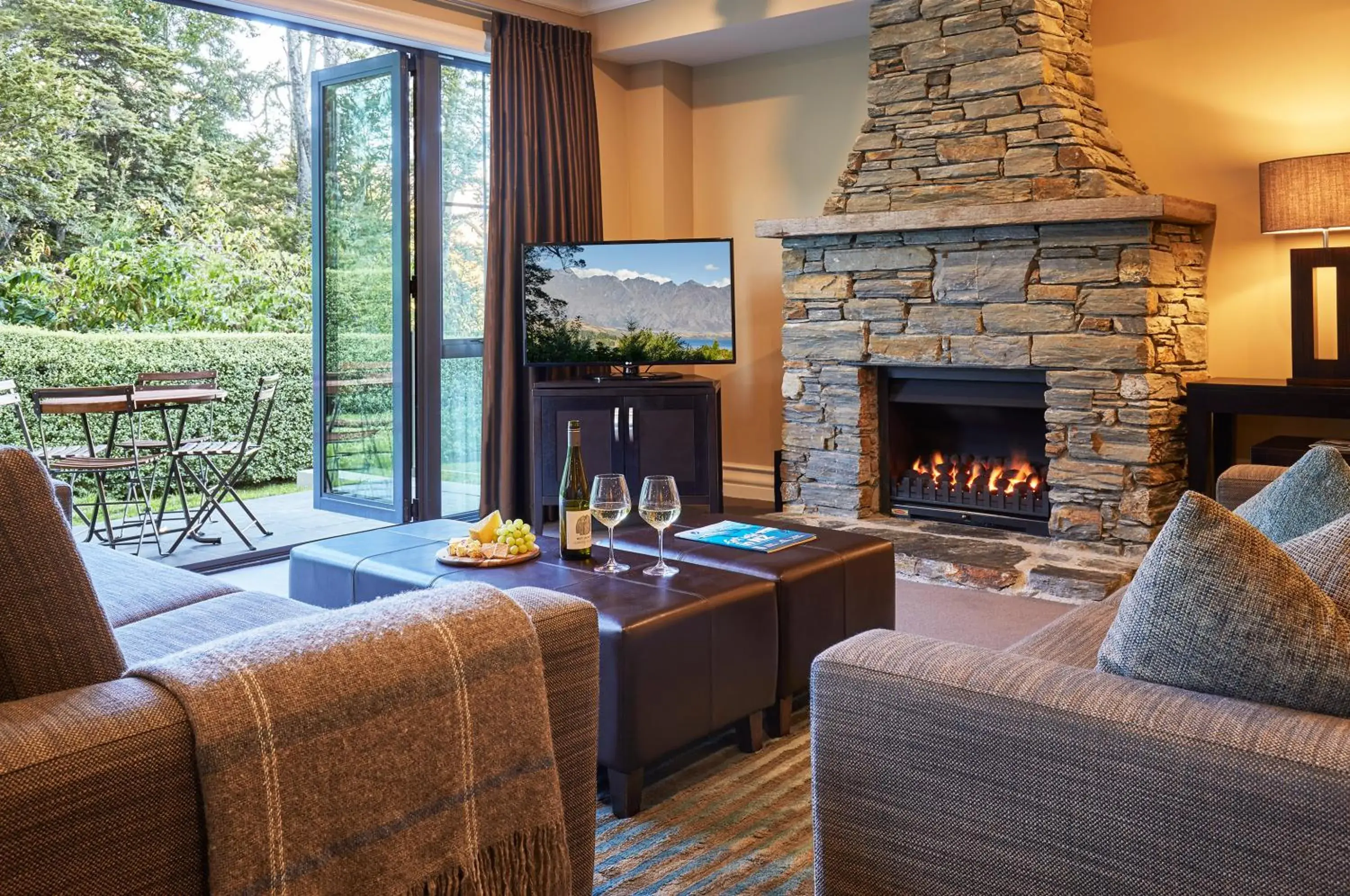 Three-Bedroom Villa with Alpine View in Platinum Queenstown Three-Bedroom Villa with Alpine View in Platinum Queenstown