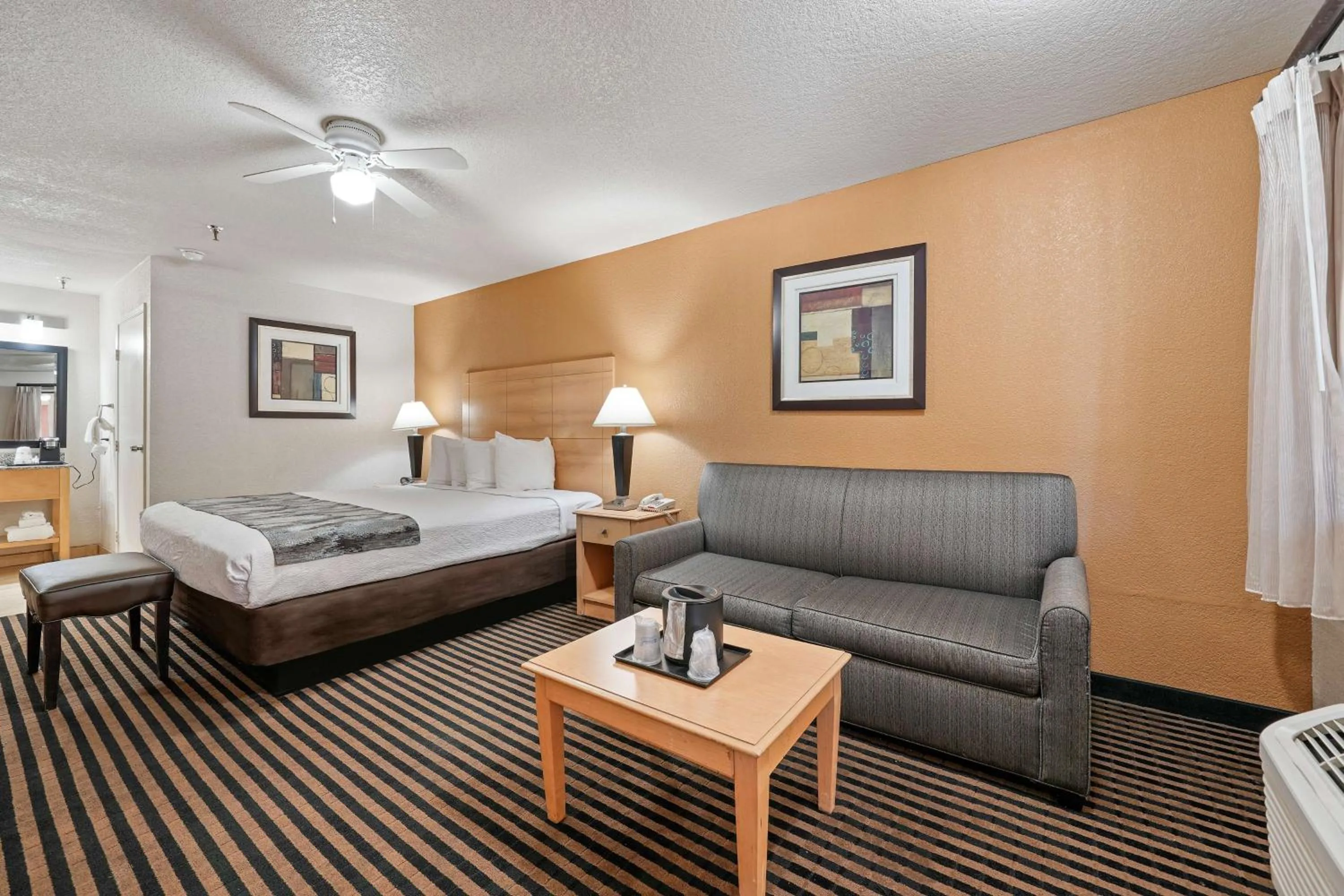 Bedroom, Bed in Best Western Plus Executive Inn & Suites