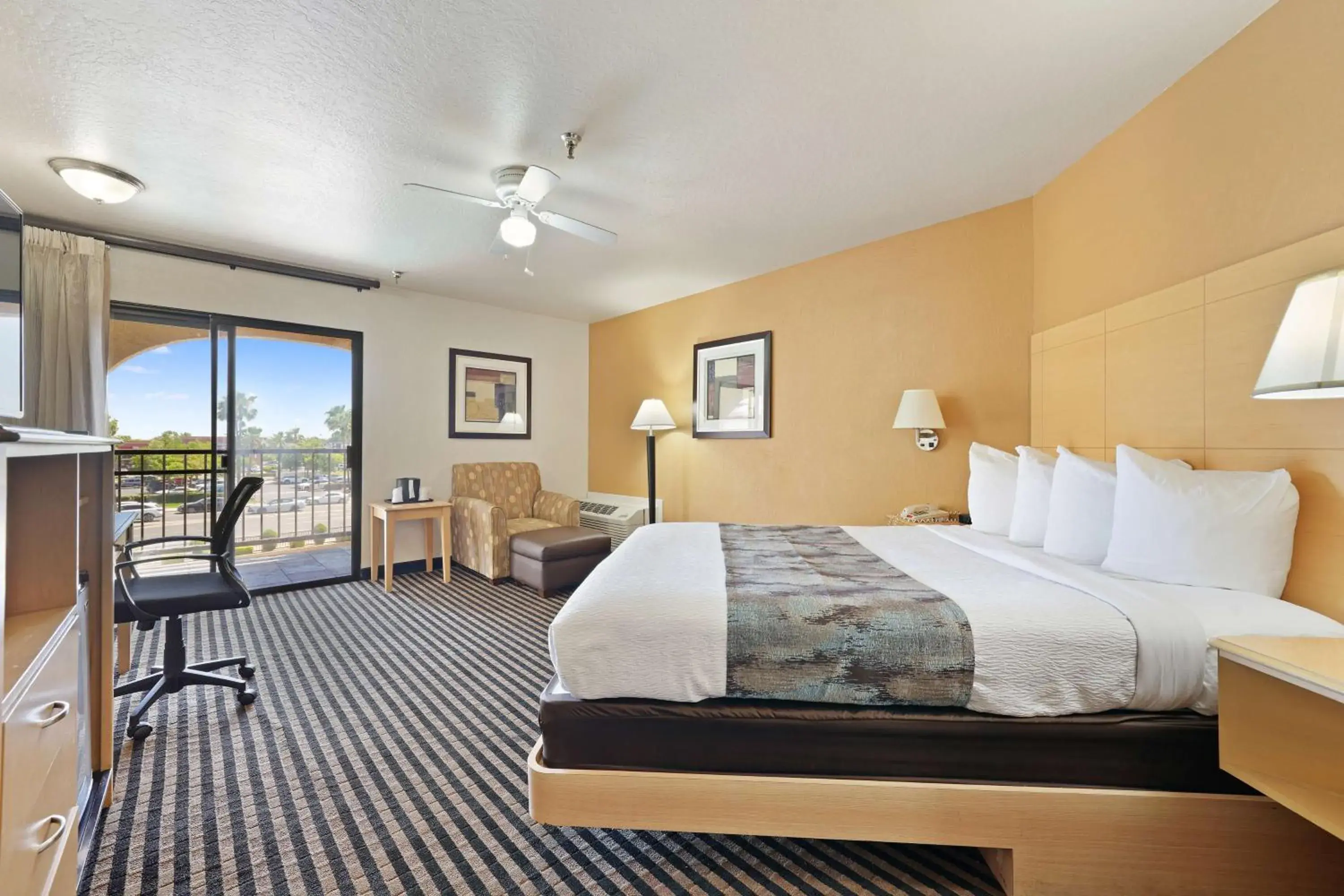 Photo of the whole room, Bed in Best Western Plus Executive Inn & Suites Photo of the whole room, Bed in Best Western Plus Executive Inn & Suites