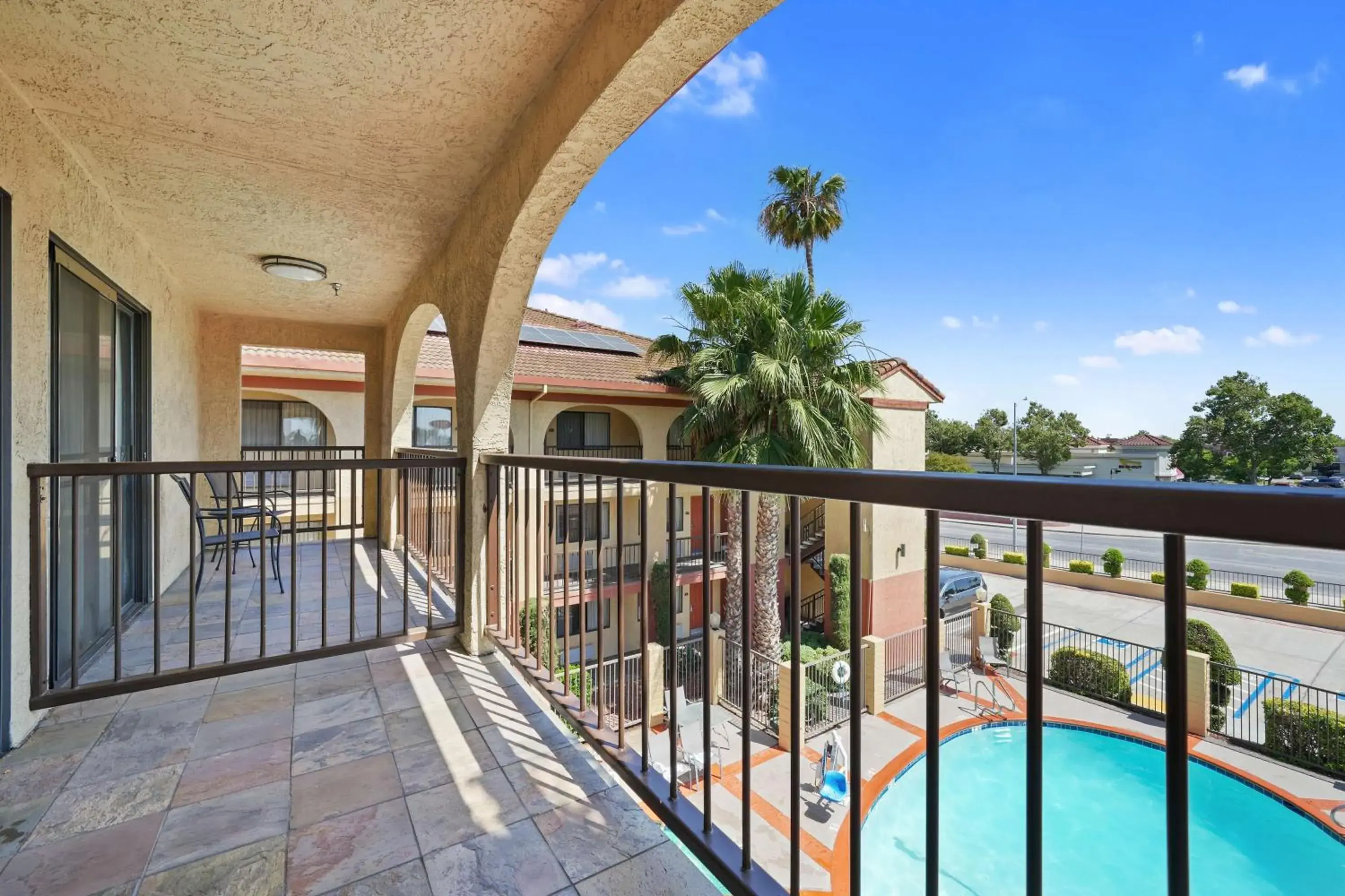 Queen Suite with Balcony - Non-Smoking in Best Western Plus Executive Inn & Suites Queen Suite with Balcony - Non-Smoking in Best Western Plus Executive Inn & Suites