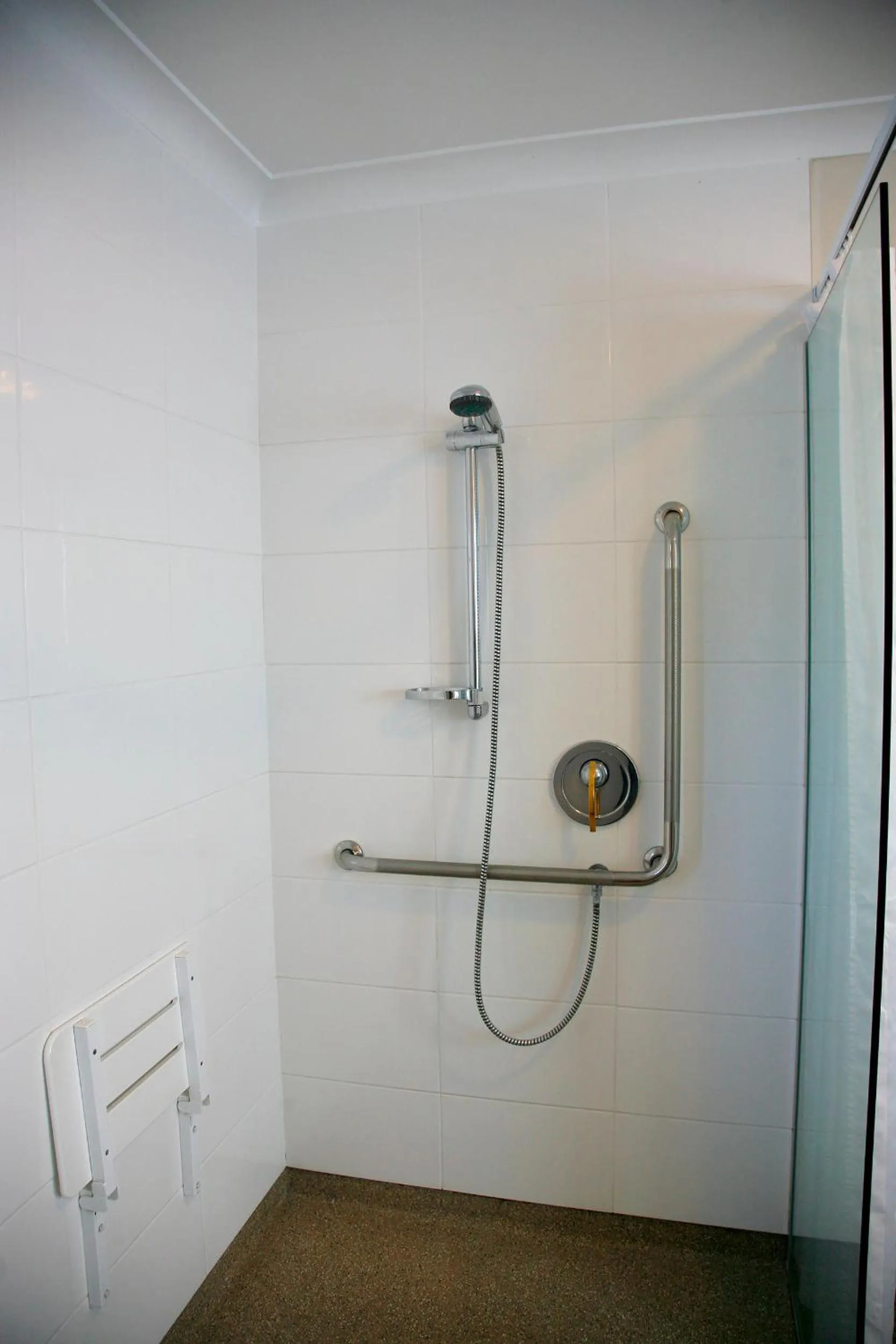 Bathroom in Touchwood Motor Lodge