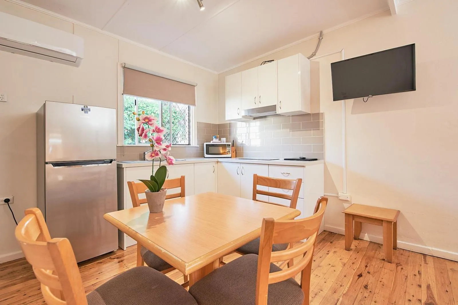 View (from property/room) in Ruthven Street Motor Inn