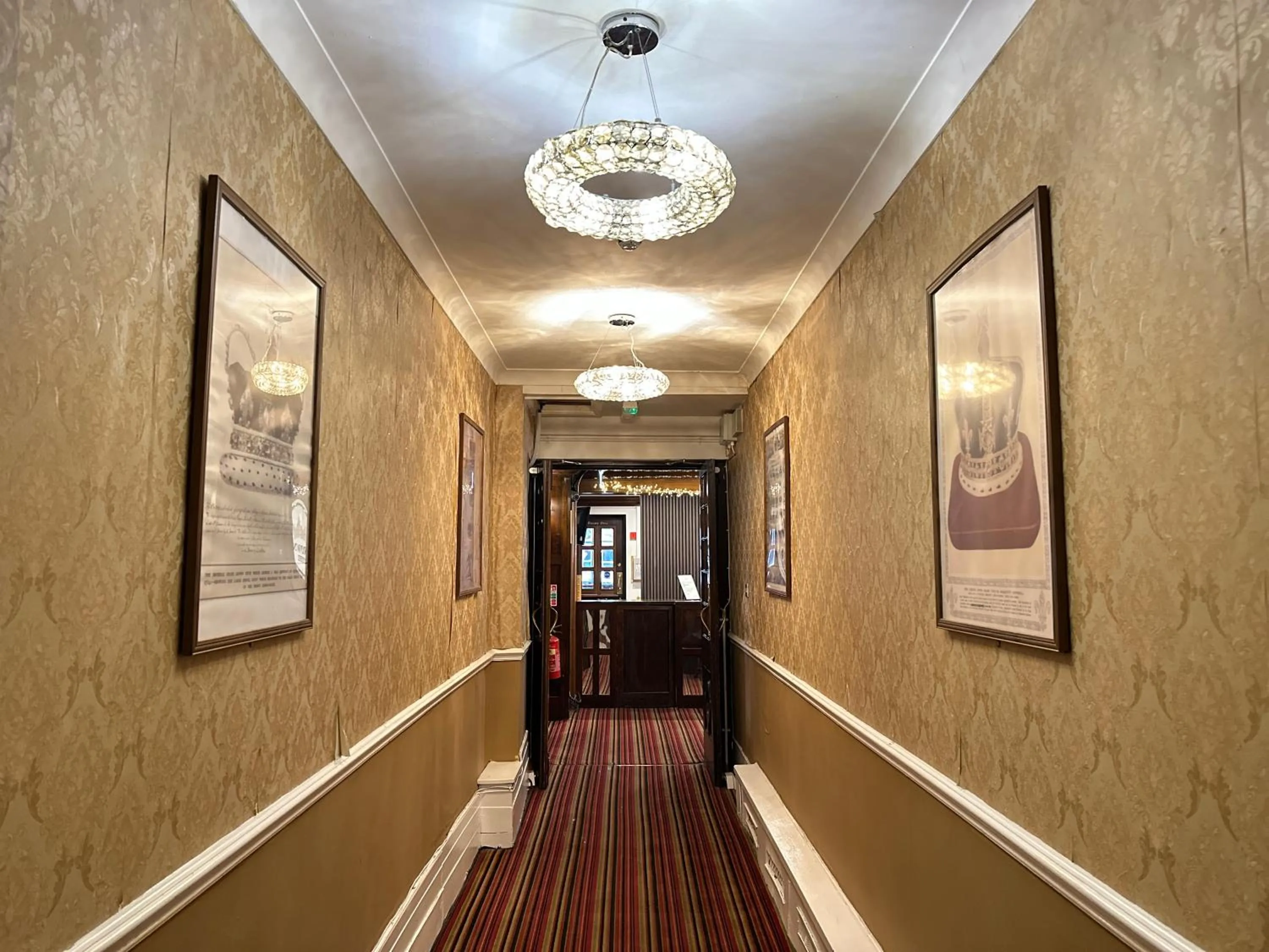 Lobby or reception in Crown Hotel - Stone, Near Stoke-On-Trent by OYO