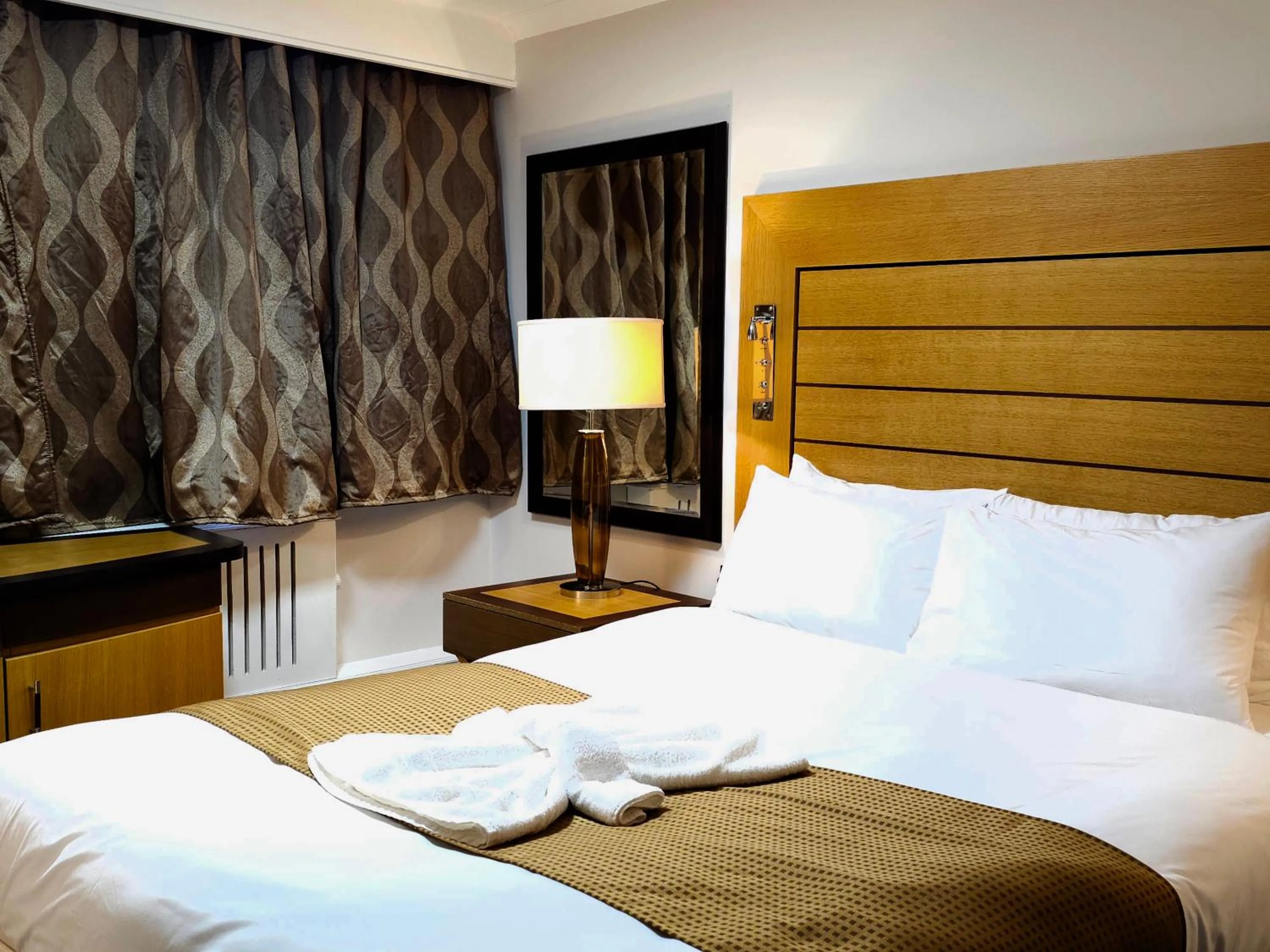 Executive Suite in Crown Hotel - Stone, Near Stoke-On-Trent by OYO