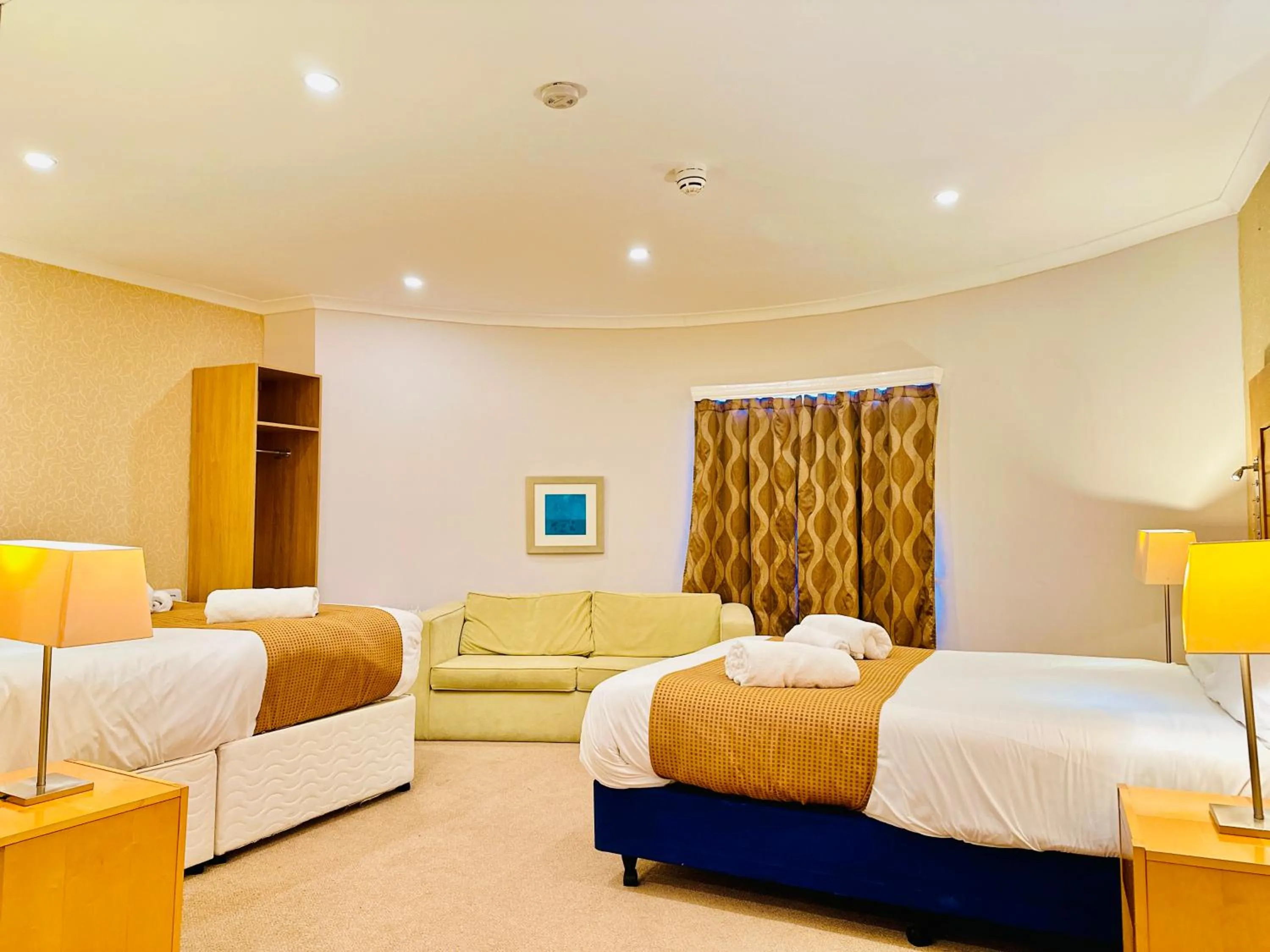 Photo of the whole room, Bed in Crown Hotel - Stone, Near Stoke-On-Trent by OYO