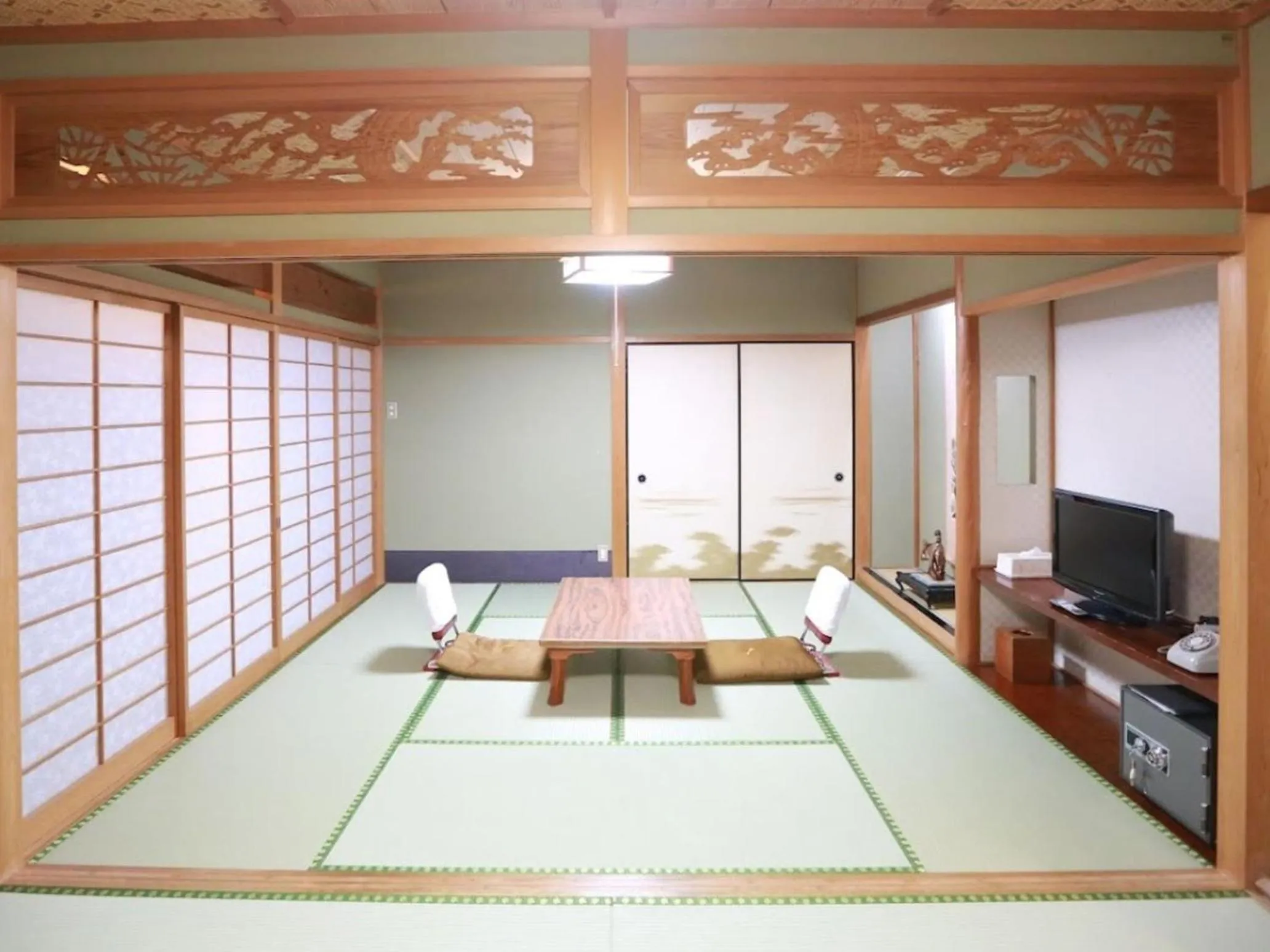 Photo of the whole room in Takao Kanko Hotel