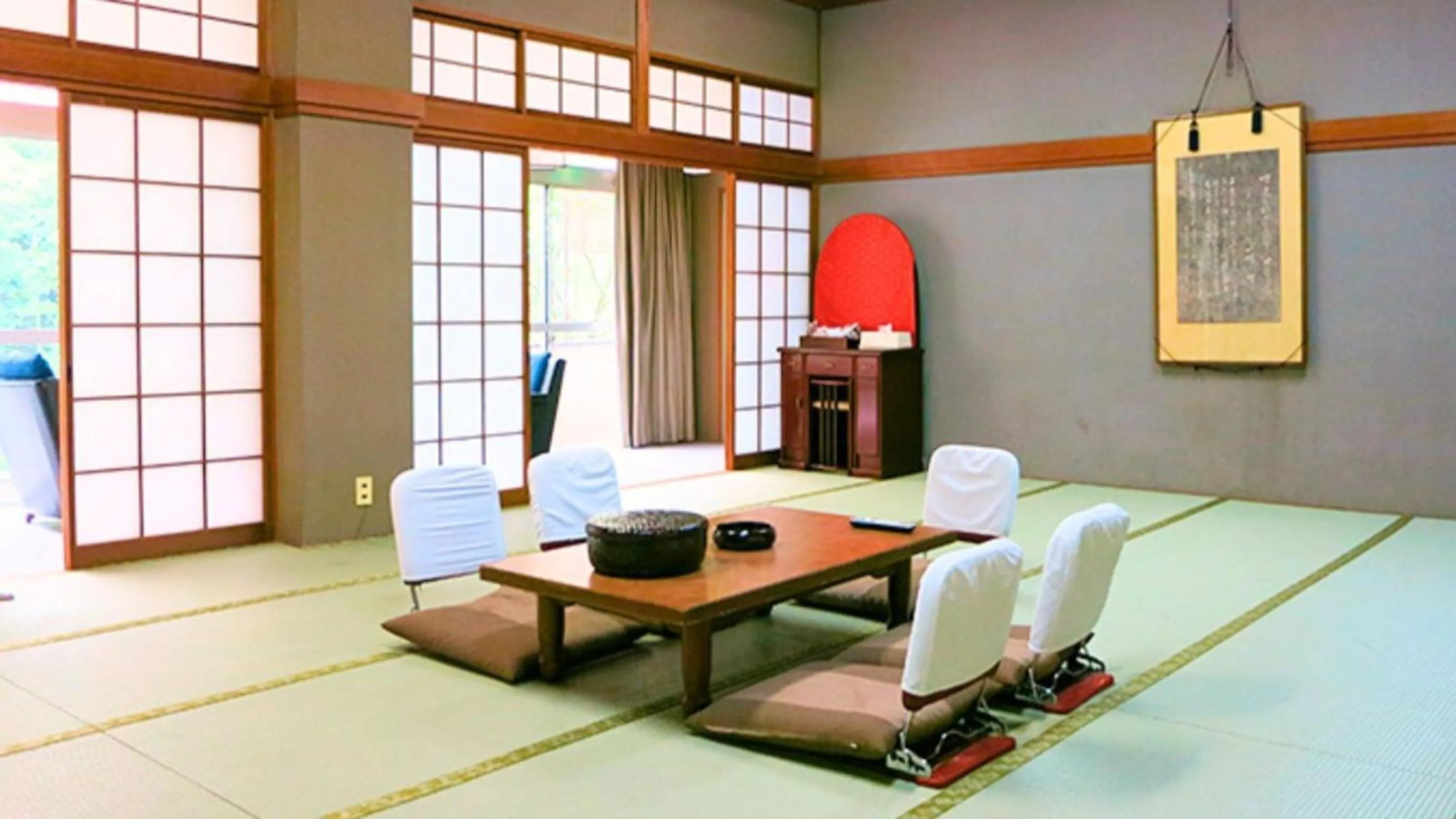 Photo of the whole room in Takao Kanko Hotel