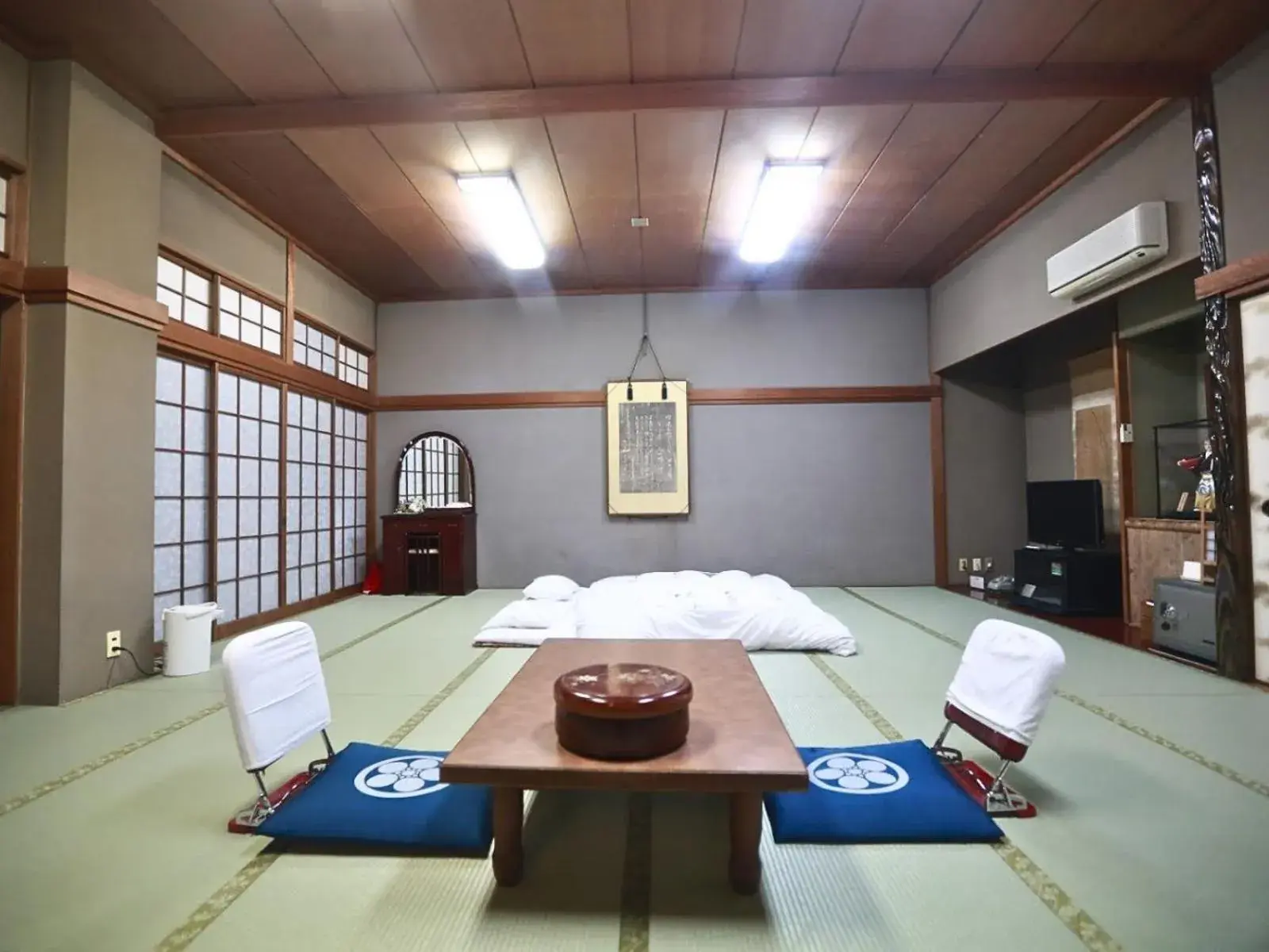 Bed in Takao Kanko Hotel Bed in Takao Kanko Hotel