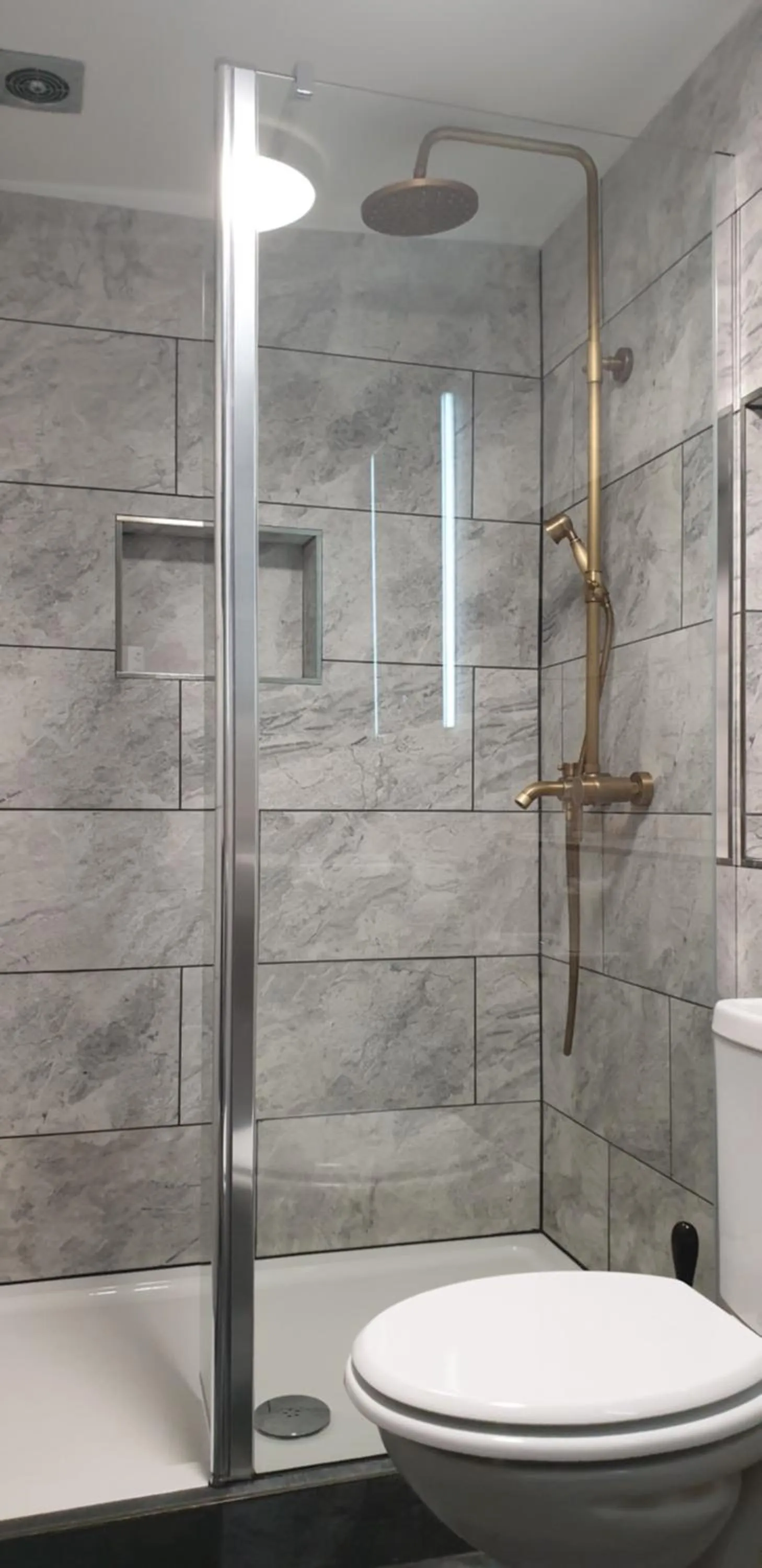 Bathroom in The Blue Boar - Historic Country Inn near Stratford-upon-Avon