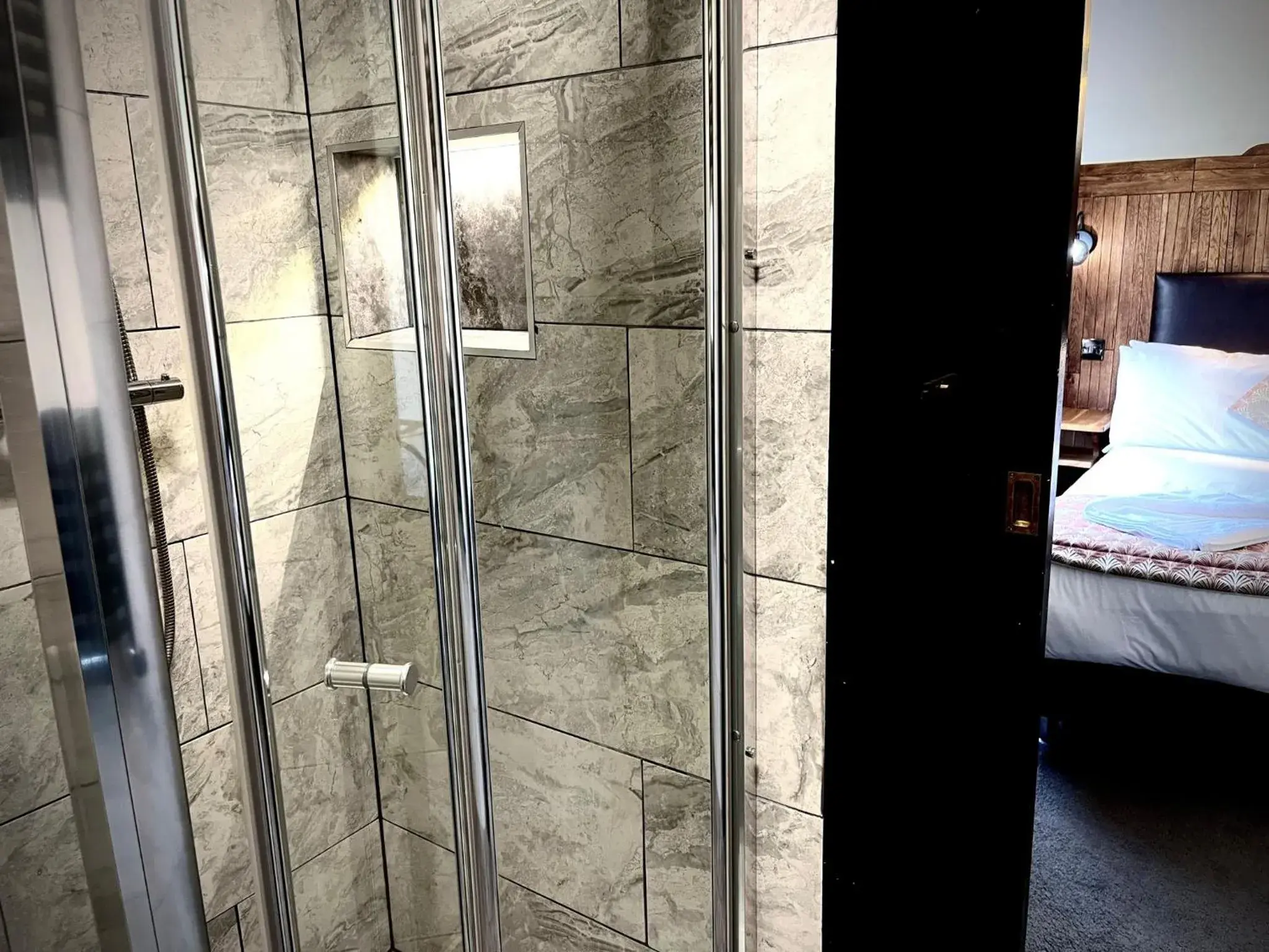 Twin Room in The Blue Boar - Historic Country Inn near Stratford-upon-Avon Twin Room in The Blue Boar - Historic Country Inn near Stratford-upon-Avon