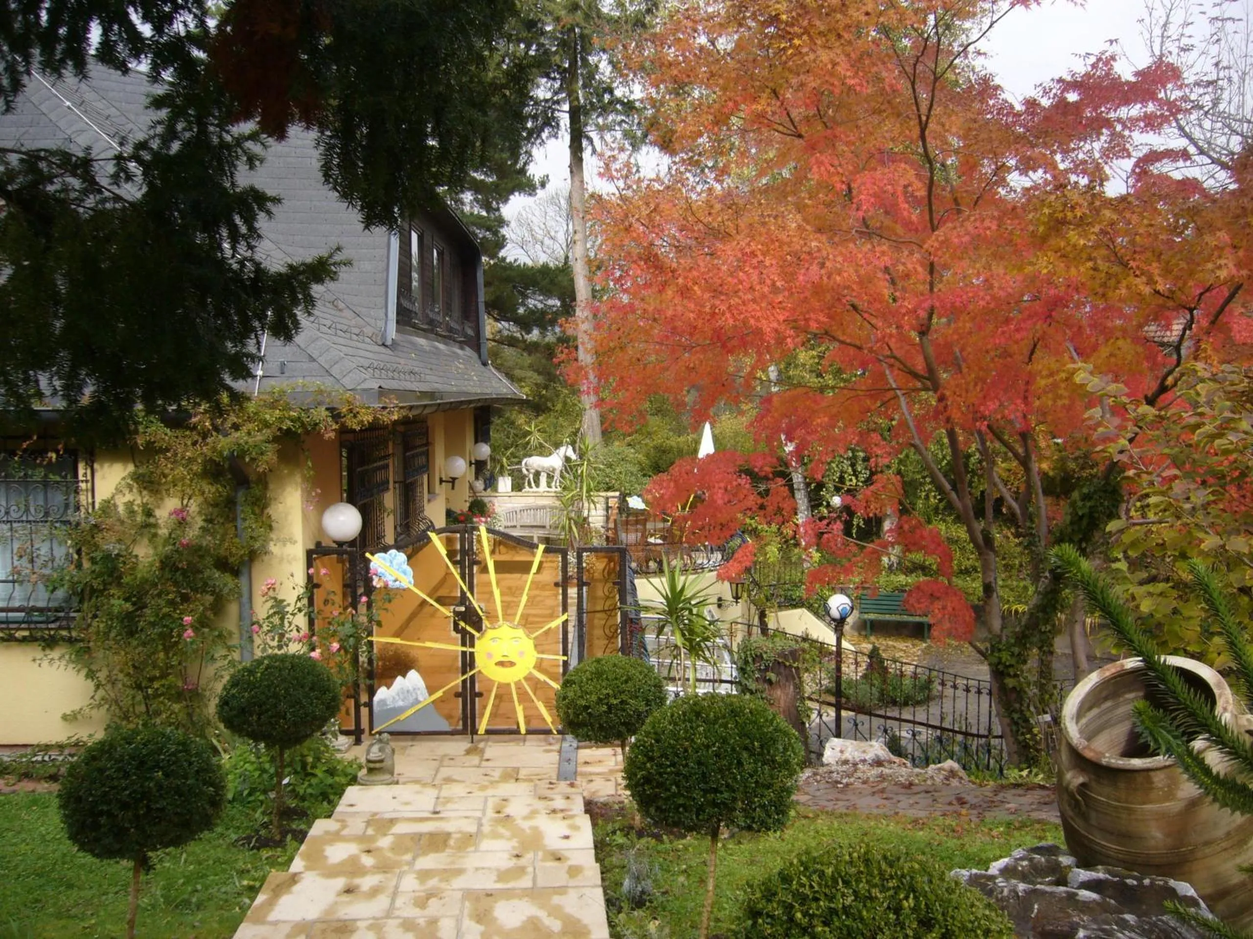 Property building in Hotel Restaurant - Häuserl im Wald Graz