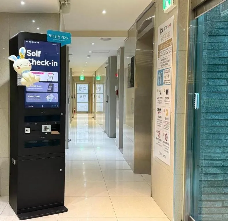 Property building in 틴토 호텔 부산역 Tinto Hotel Busan Station