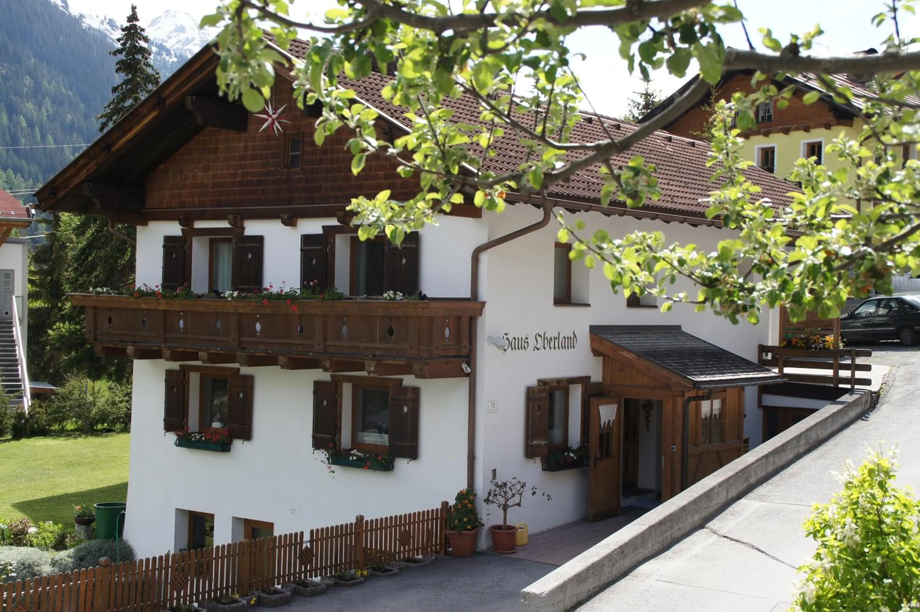 Property building in Haus Oberland