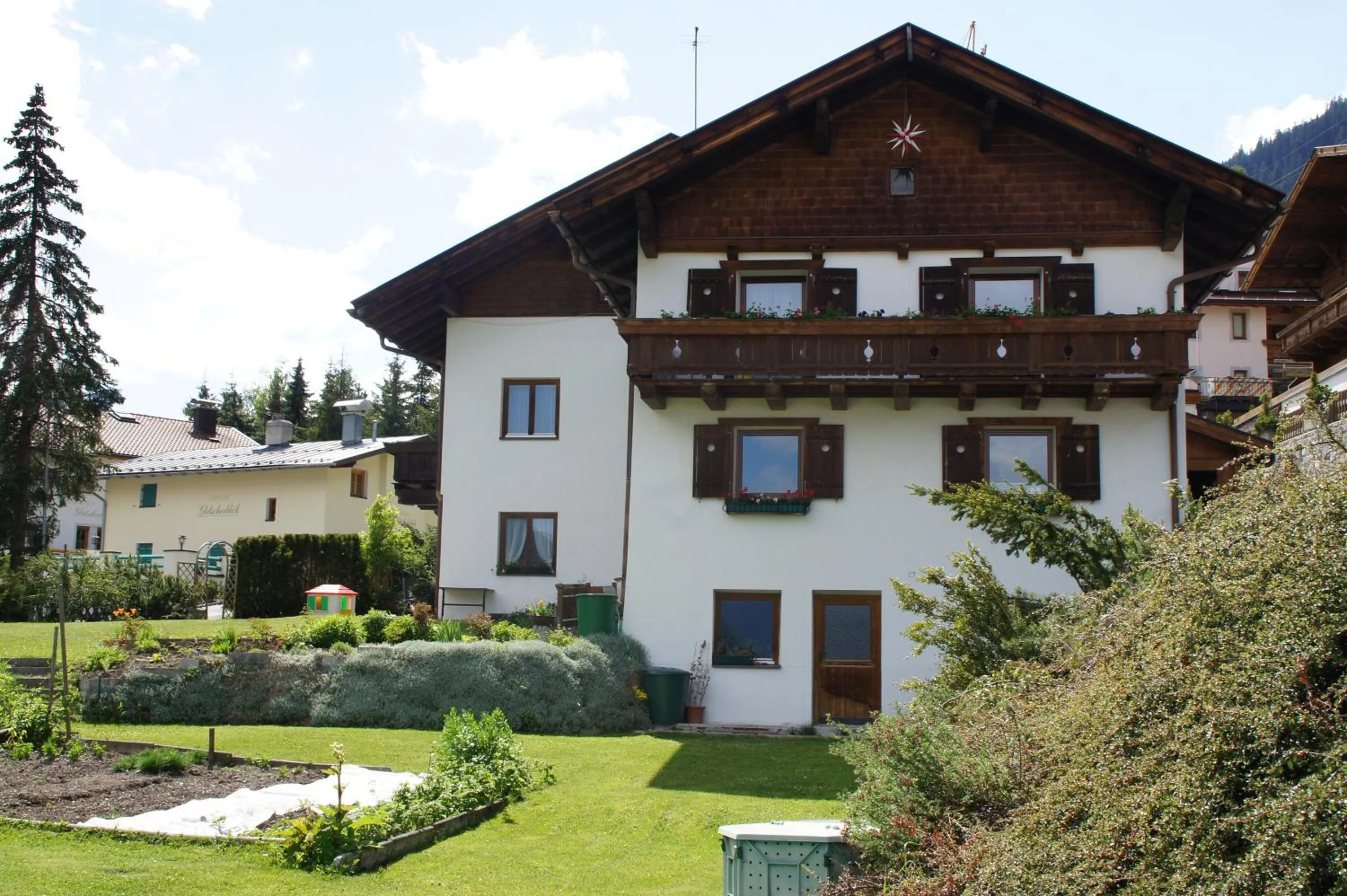 Property building in Haus Oberland