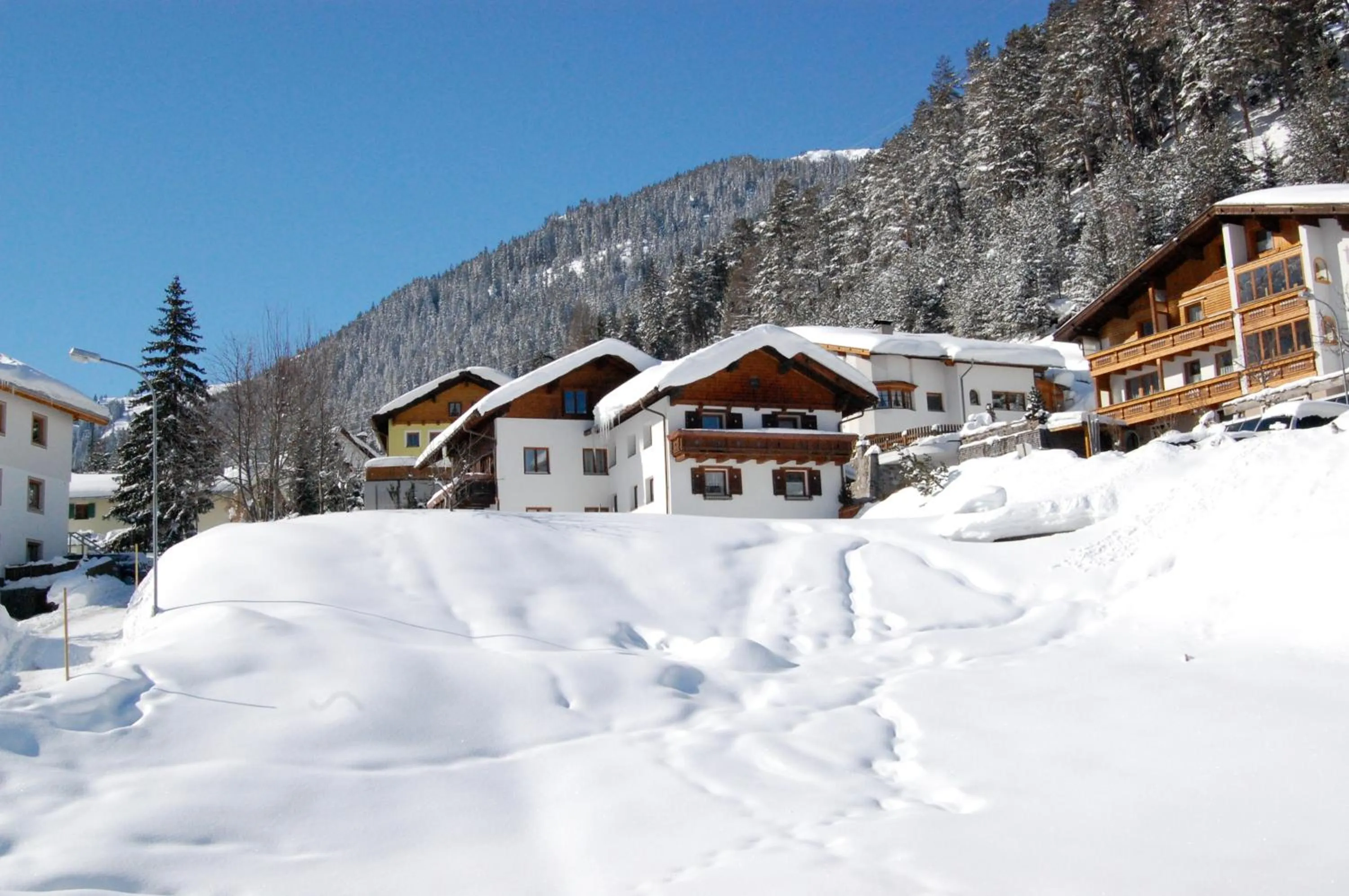 Property building in Haus Oberland