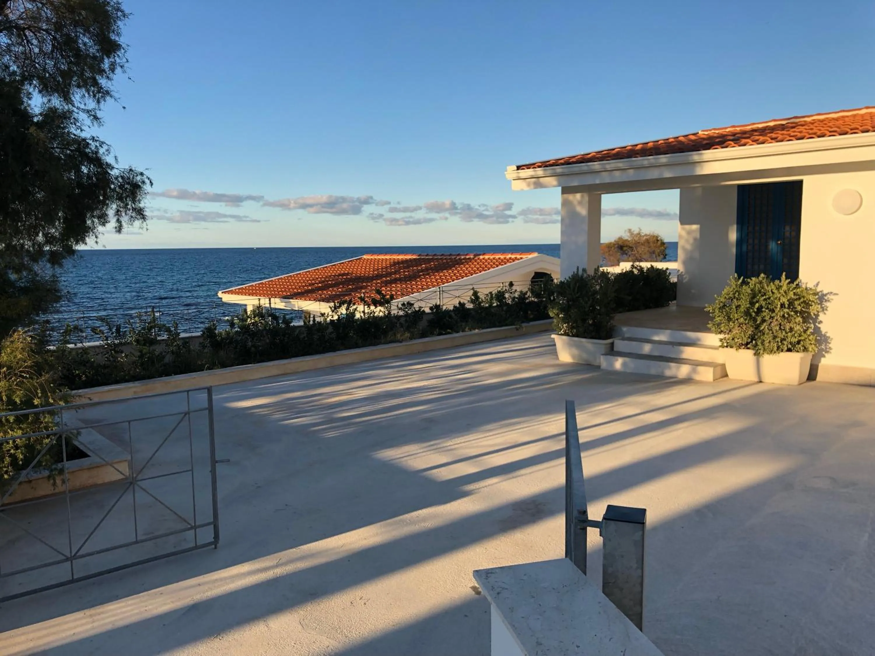 Facade/entrance in Marina Beach Resort by Le Dhome Sicily