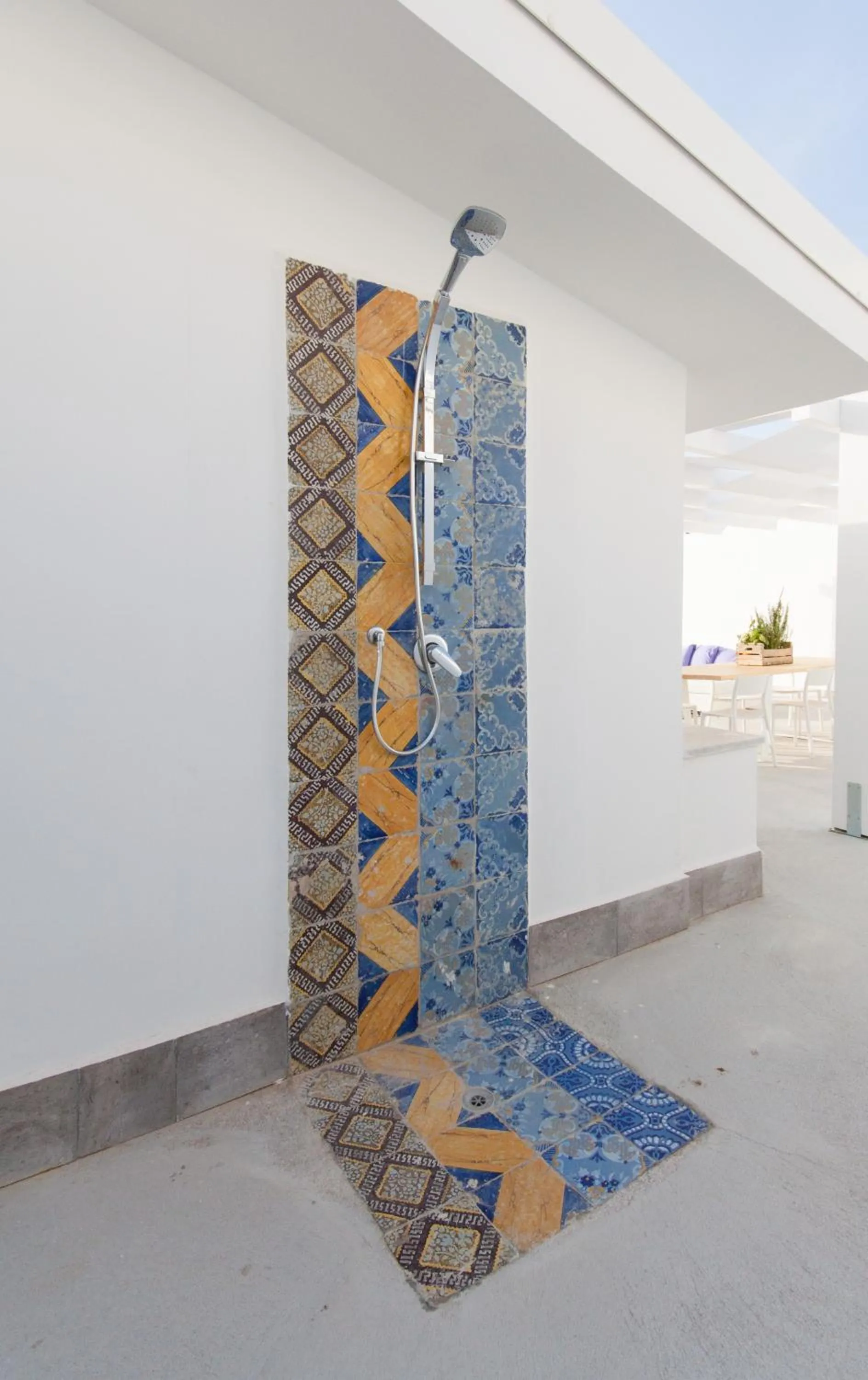 Shower in Marina Beach Resort by Le Dhome Sicily