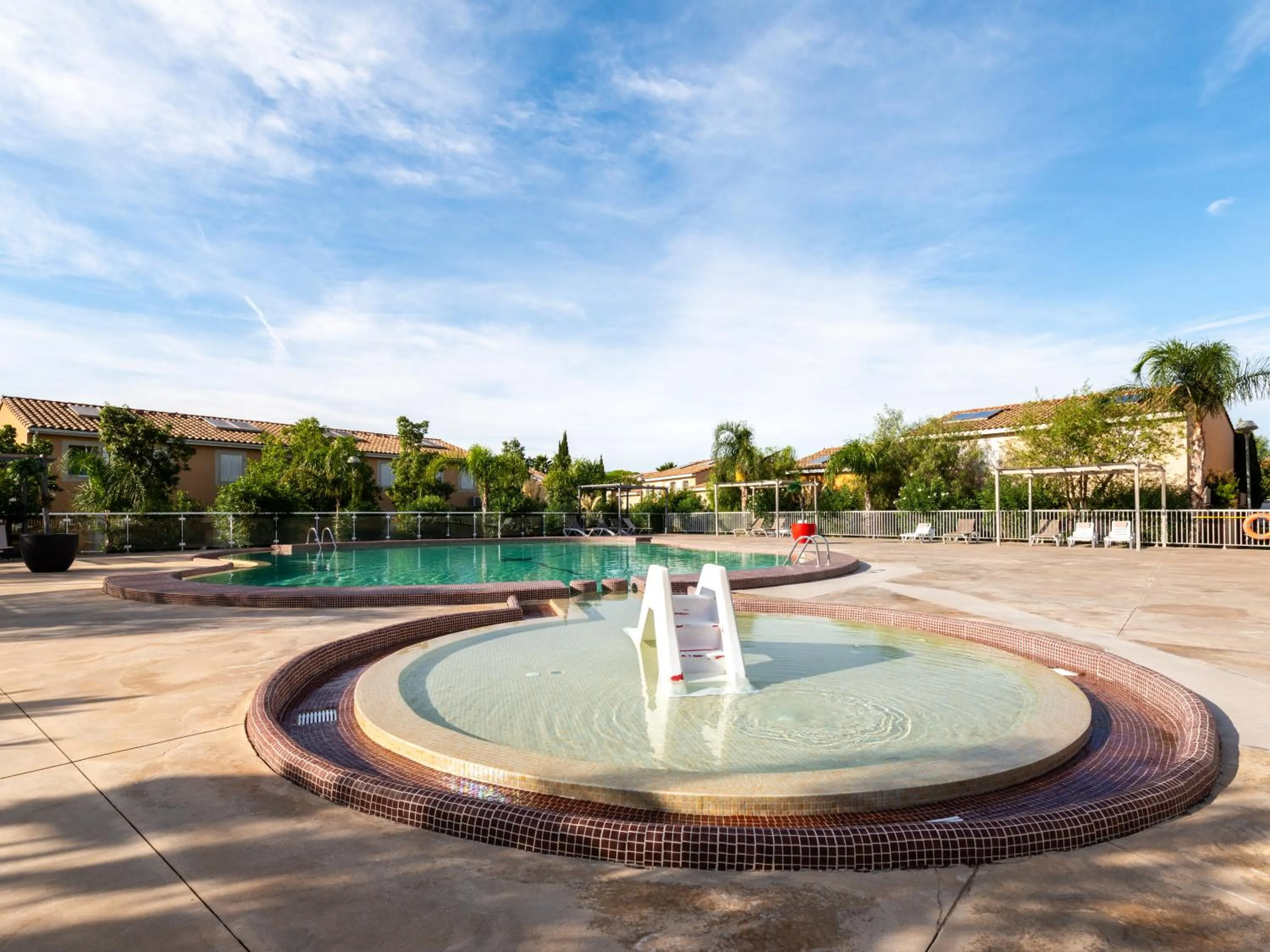 Swimming pool in Vacancéole - Les Demeures Torrellanes - Saint-Cyprien