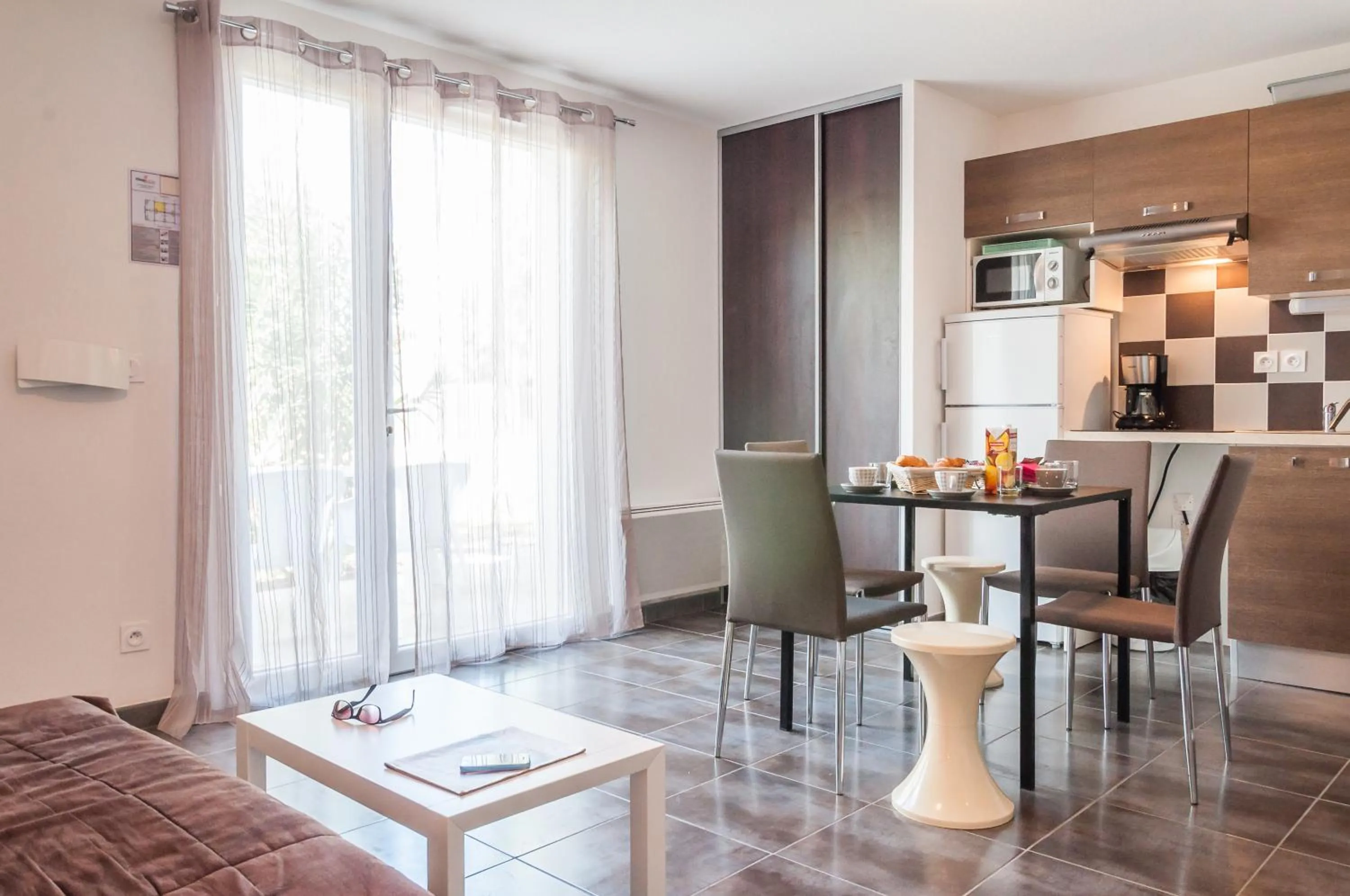 Dining area in Vacancéole - Les Demeures Torrellanes - Saint-Cyprien