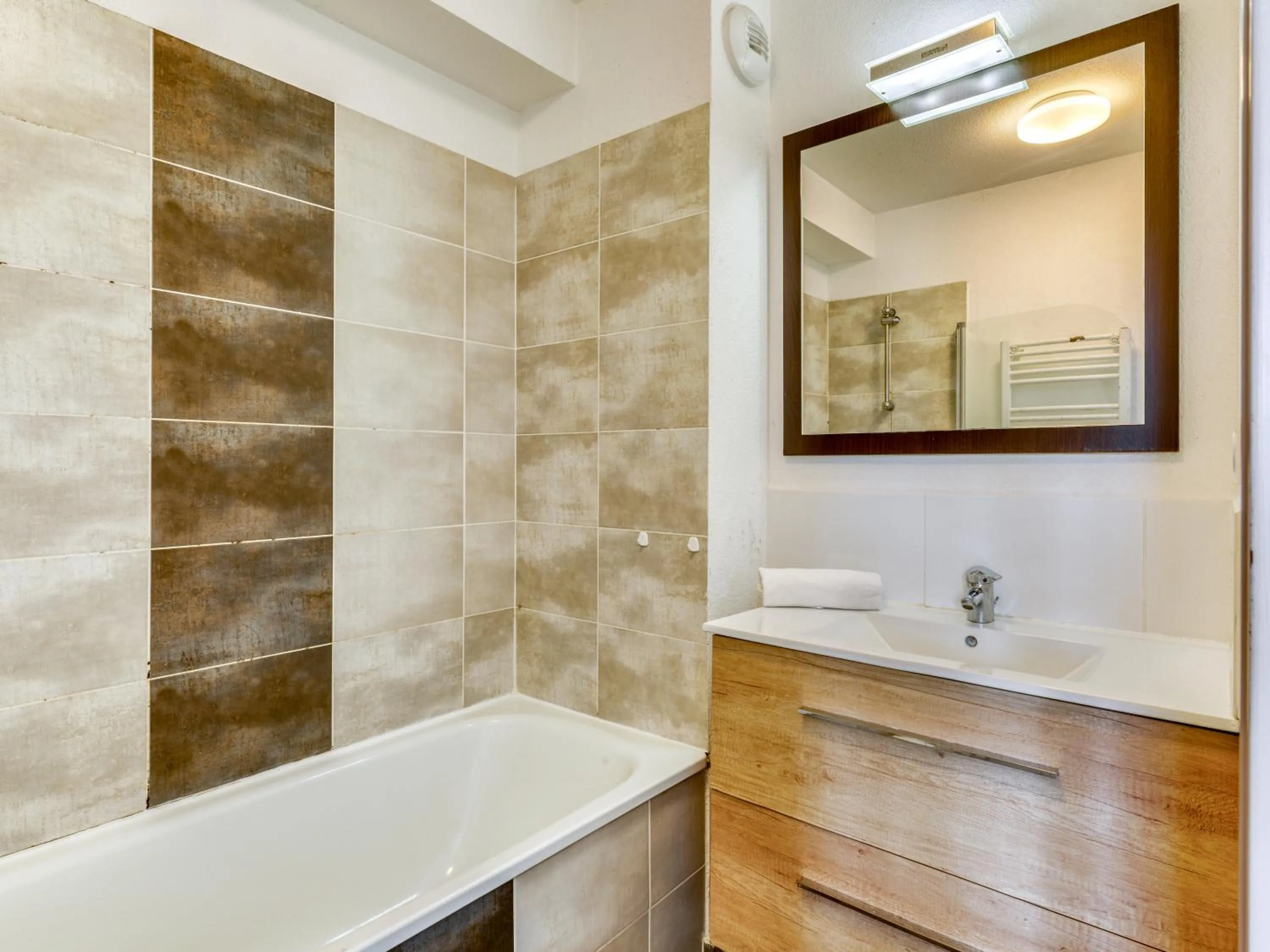 Bathroom in Vacancéole - Les Demeures Torrellanes - Saint-Cyprien